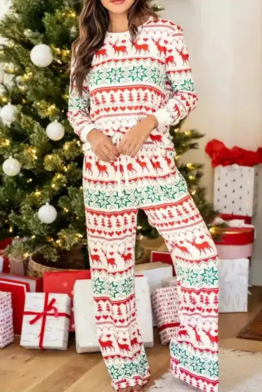 Featured image for Tips for Styling Your White Christmas Lounge Set: Pullover & Pants