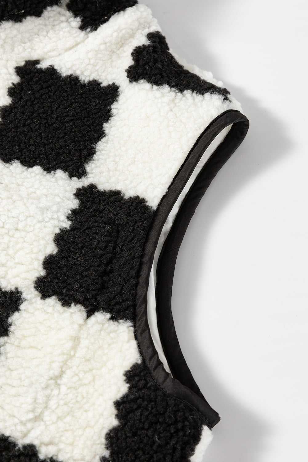 CozyCheck Sherpa Vest – Classic Black & White