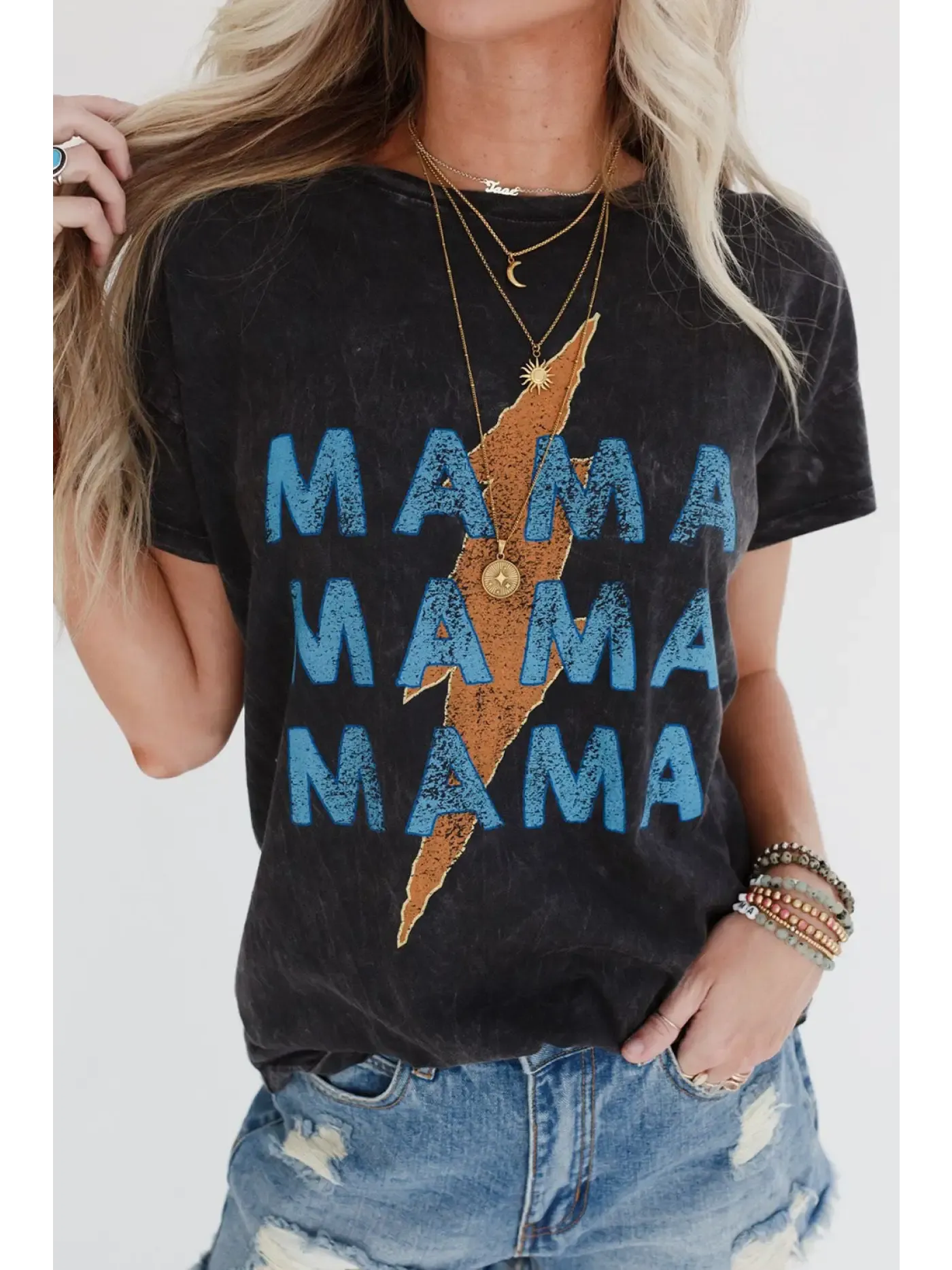 Featured image for How to Choose Stylish Womens Graphic T Shirts for Every Occasion