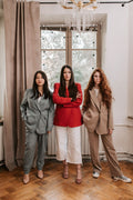 Women in summer capsule wardrobe outfits 2026