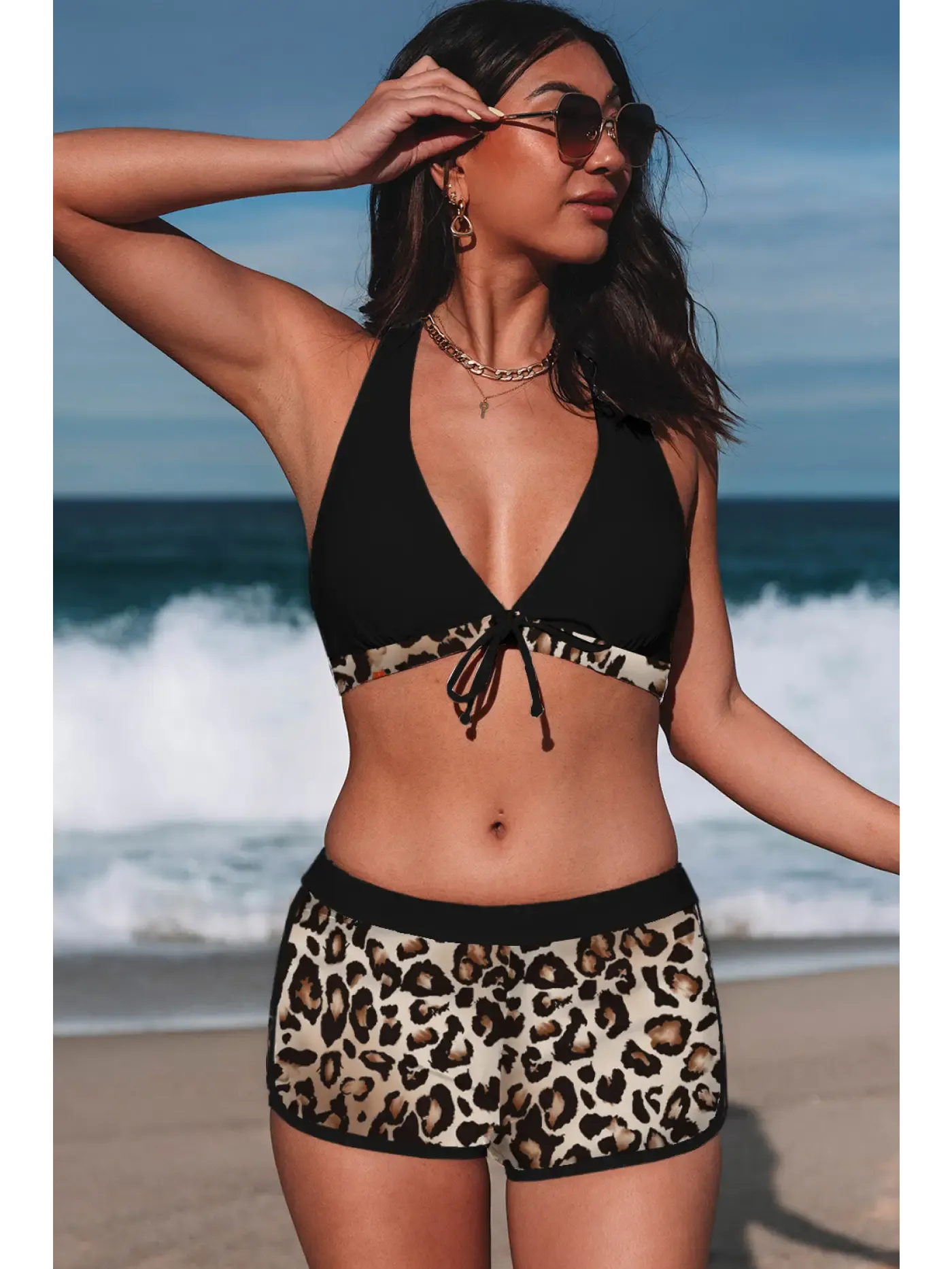 Summer holiday outfits for women UK 2025 — swimwear and dresses at Fashionfitz