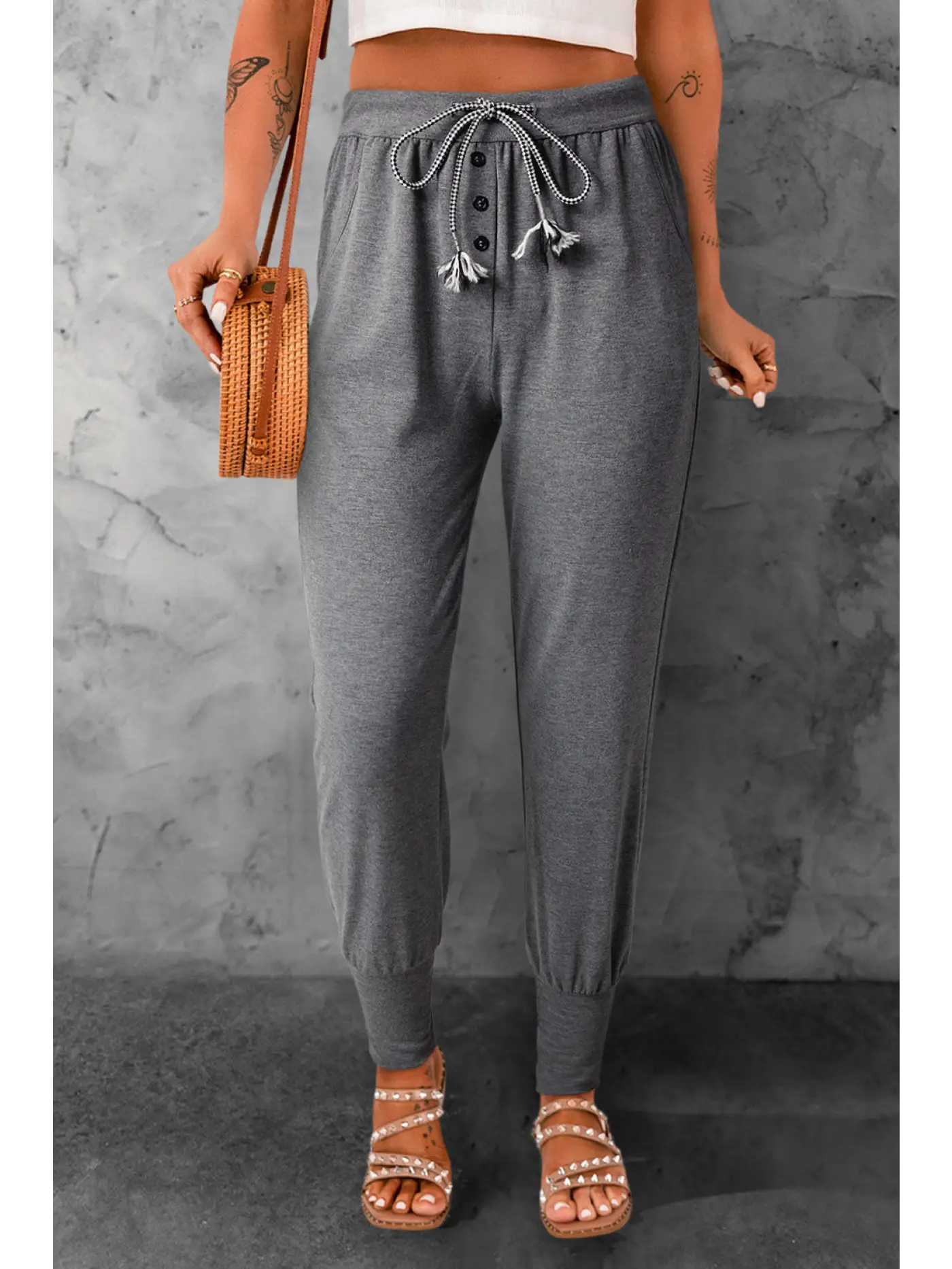 Lounge pants relax in style with our comfortable and chic pants, perfect for laid-back days or cozy evenings at home.