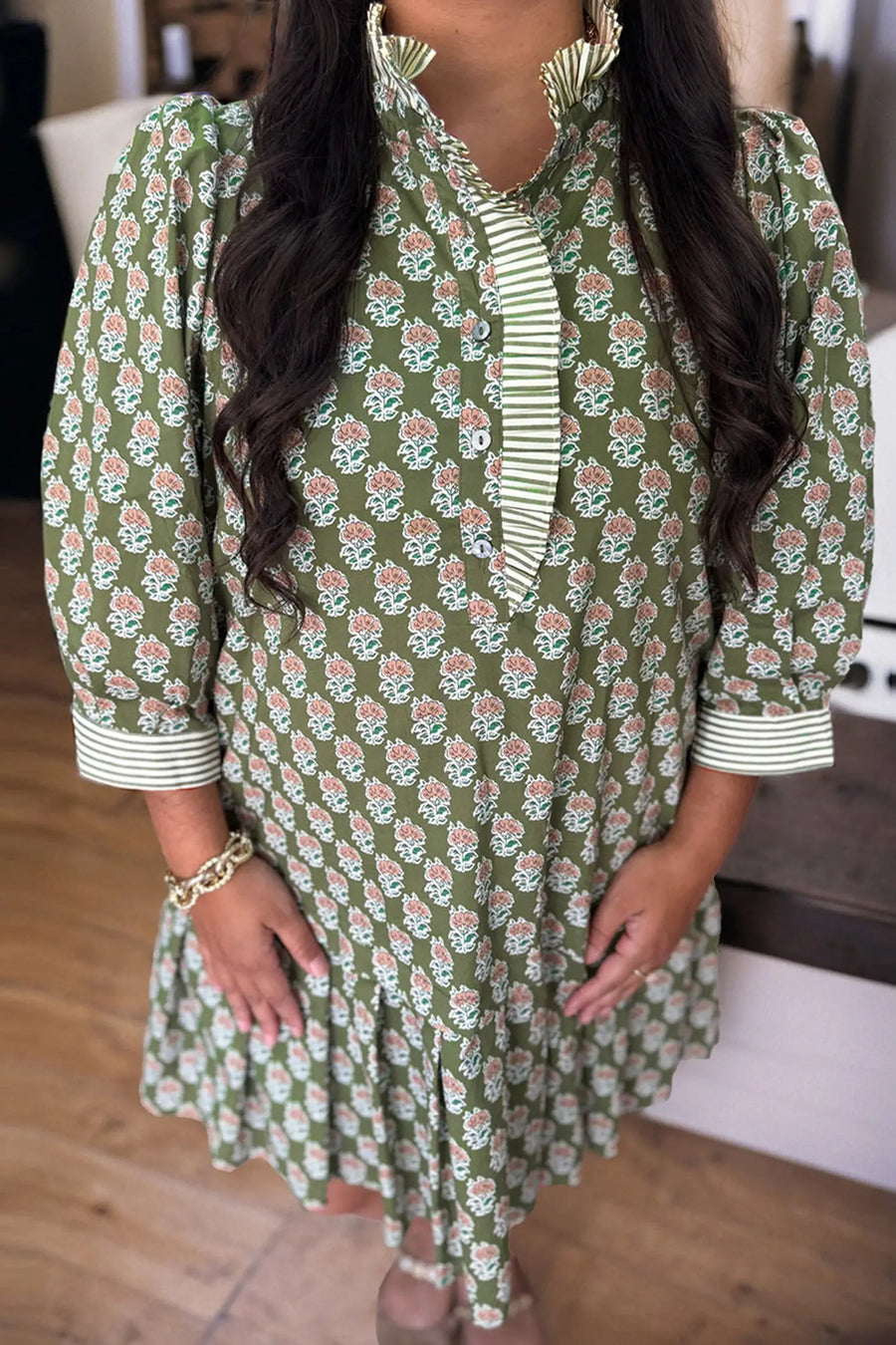 Green Plus Size Floral Frilled Collar 3/4 Sleeve Dress Women UK — close-up detail