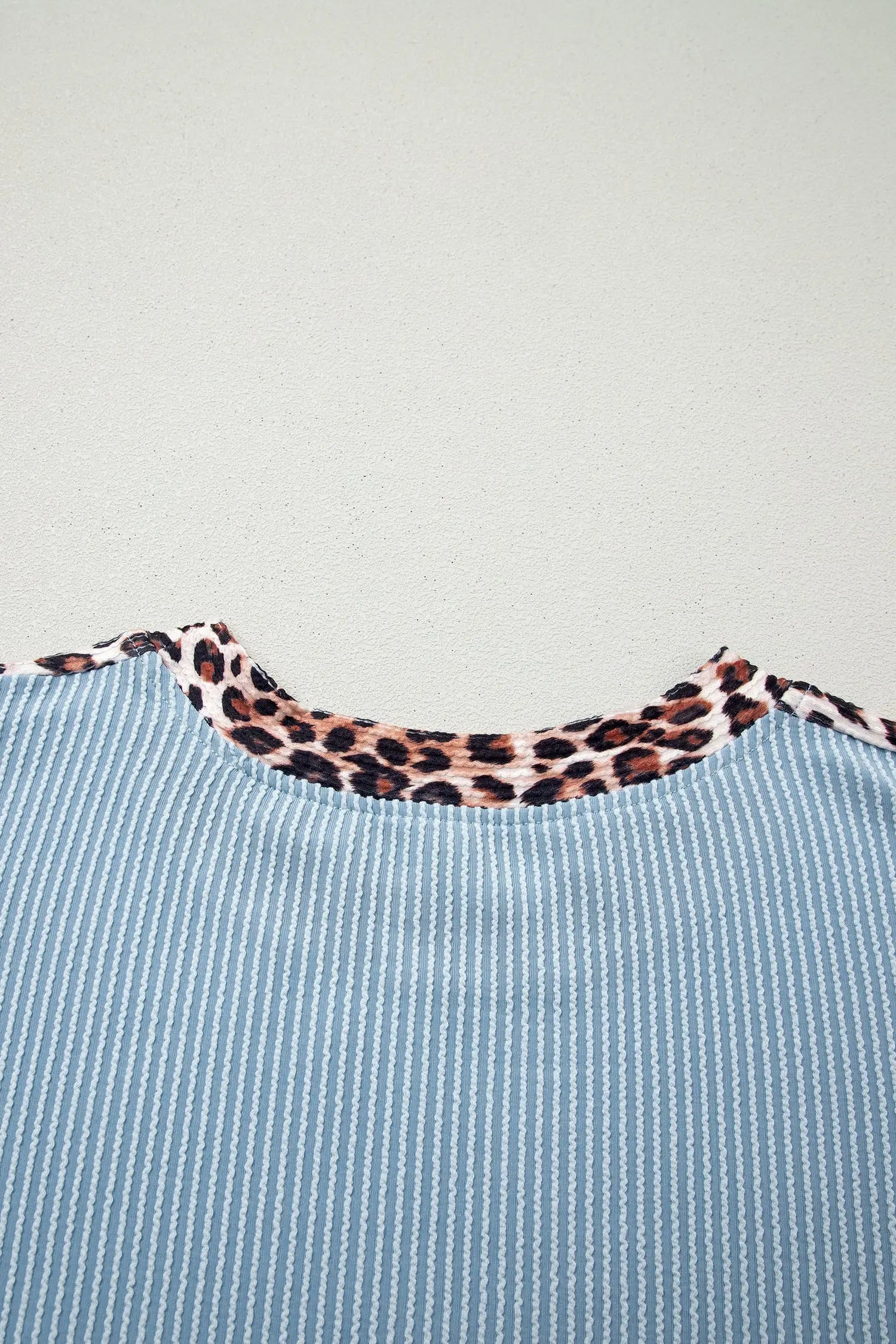 Leopard trim twist ribbed short set two piece outfit sets