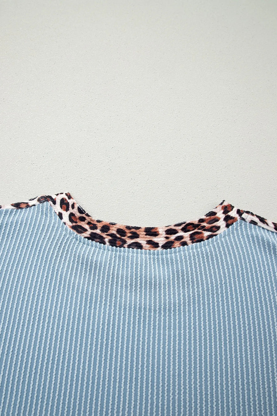 Leopard trim twist ribbed short set two piece outfit sets
