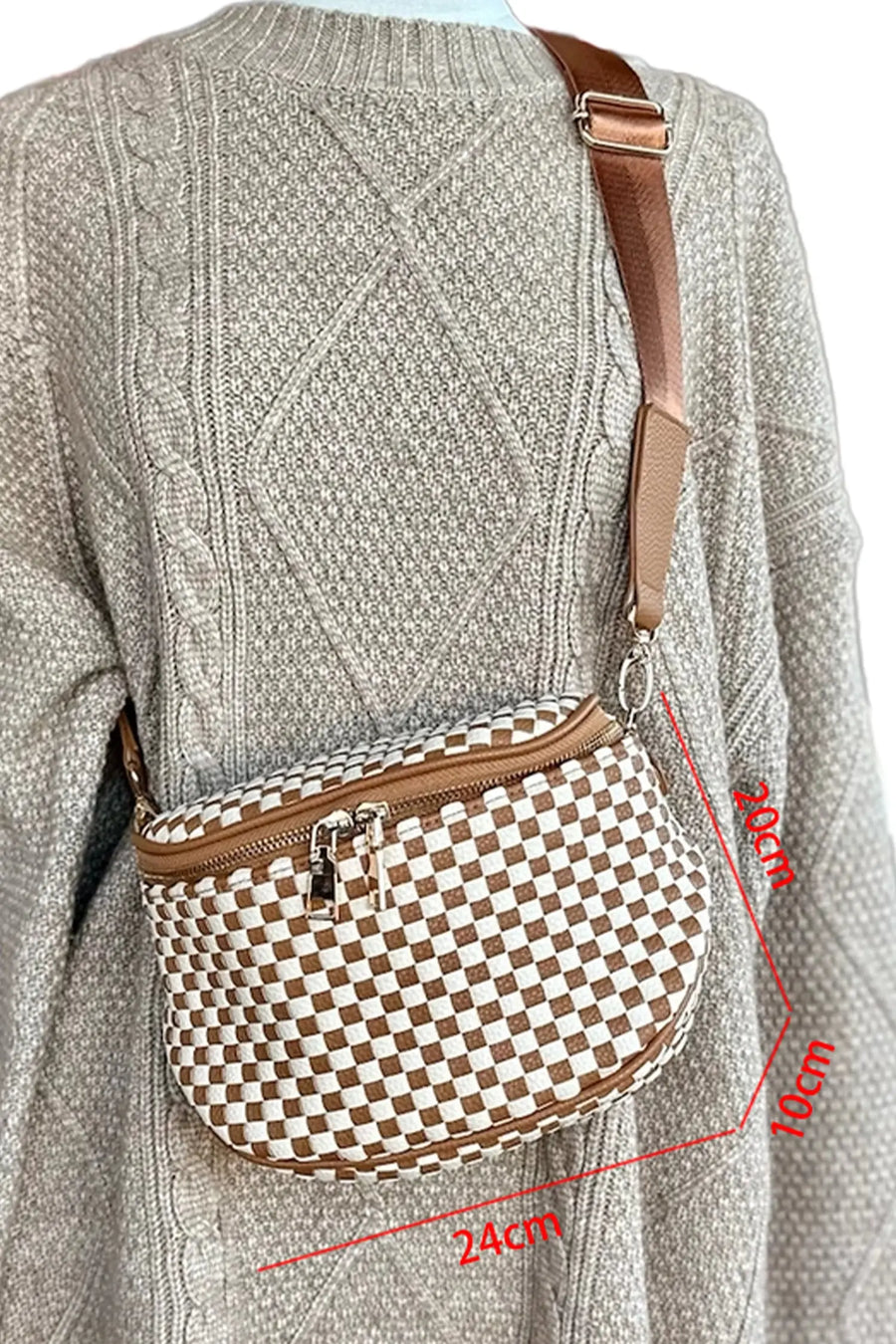 Women's checkerboard woven zip bag lifestyle shot casual