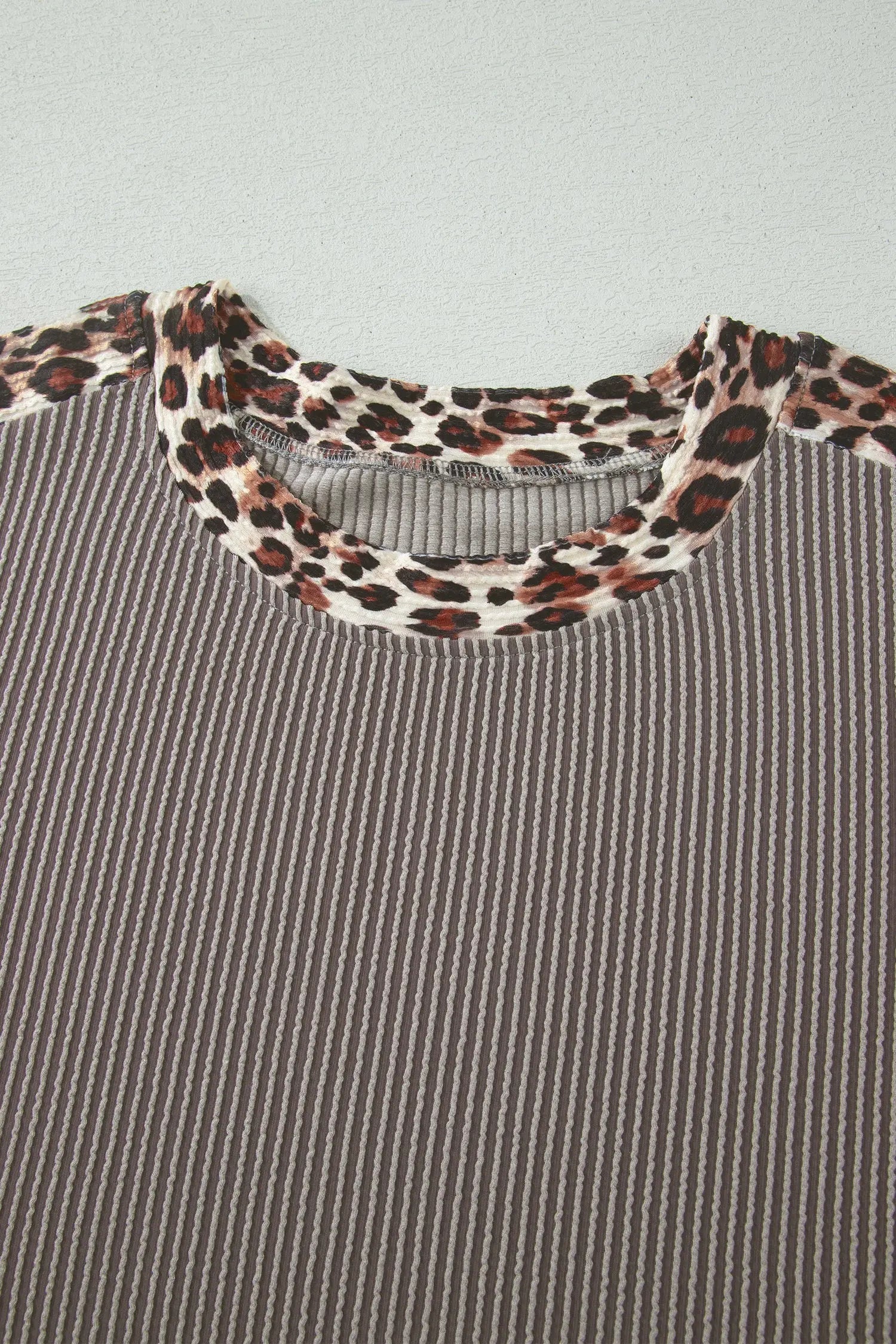 Leopard trim twist ribbed short set two piece outfit sets