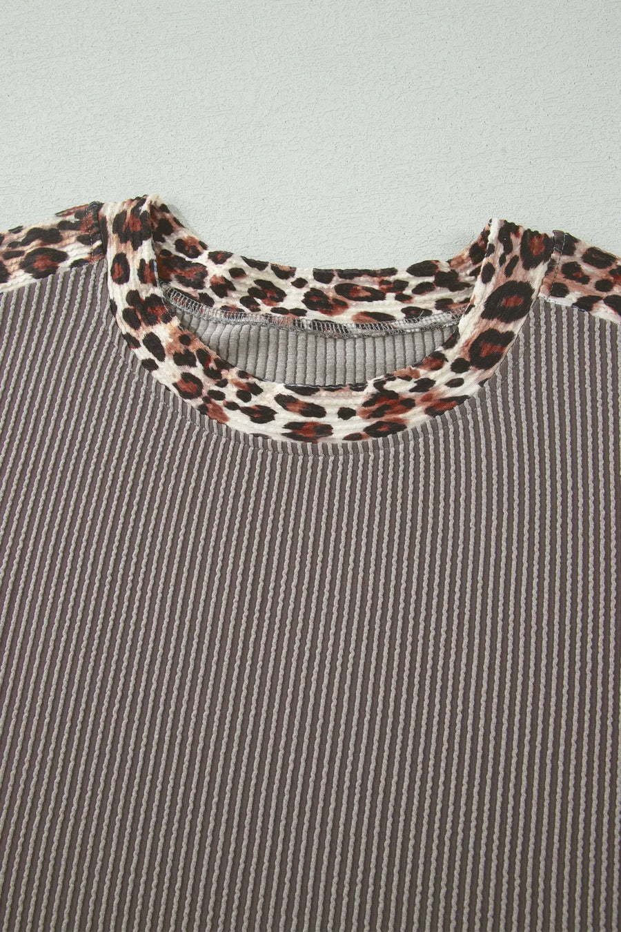 Leopard trim twist ribbed short set two piece outfit sets