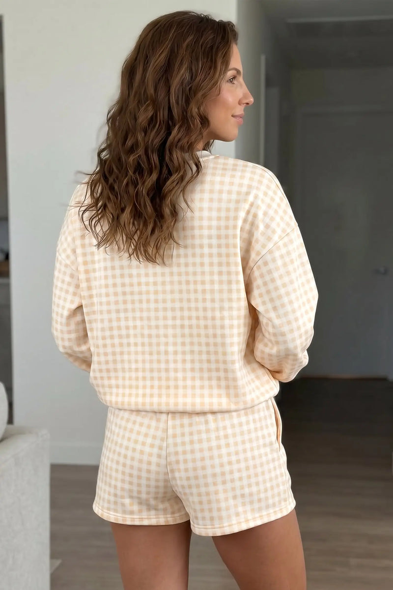 Yellow plaid baggy pullover and shorts outfit back view — Fashionfitz UK