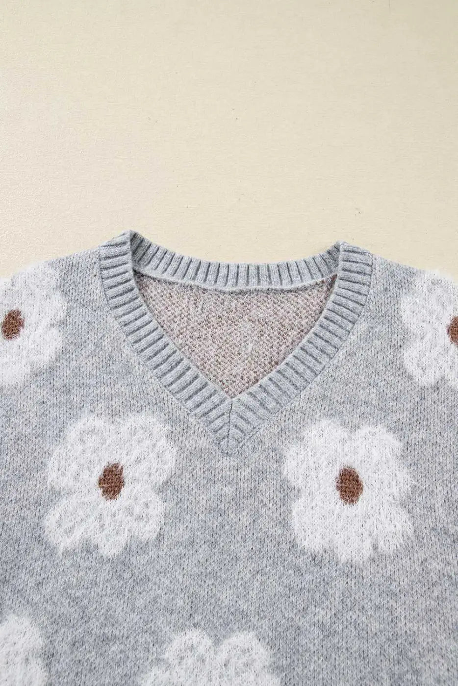 Oversized grey floral knit jumper – v‑neck sweaters