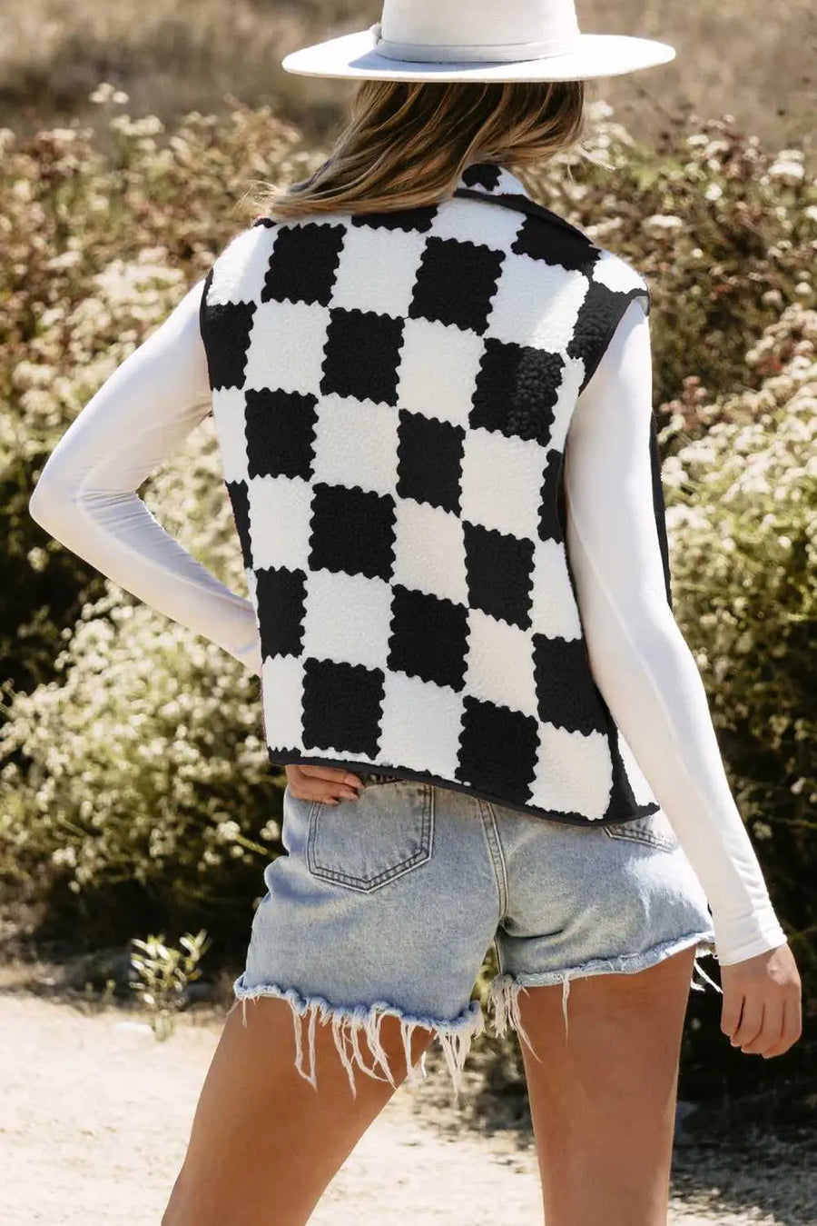 Cozycheck sherpa vest - black & white | warm layering