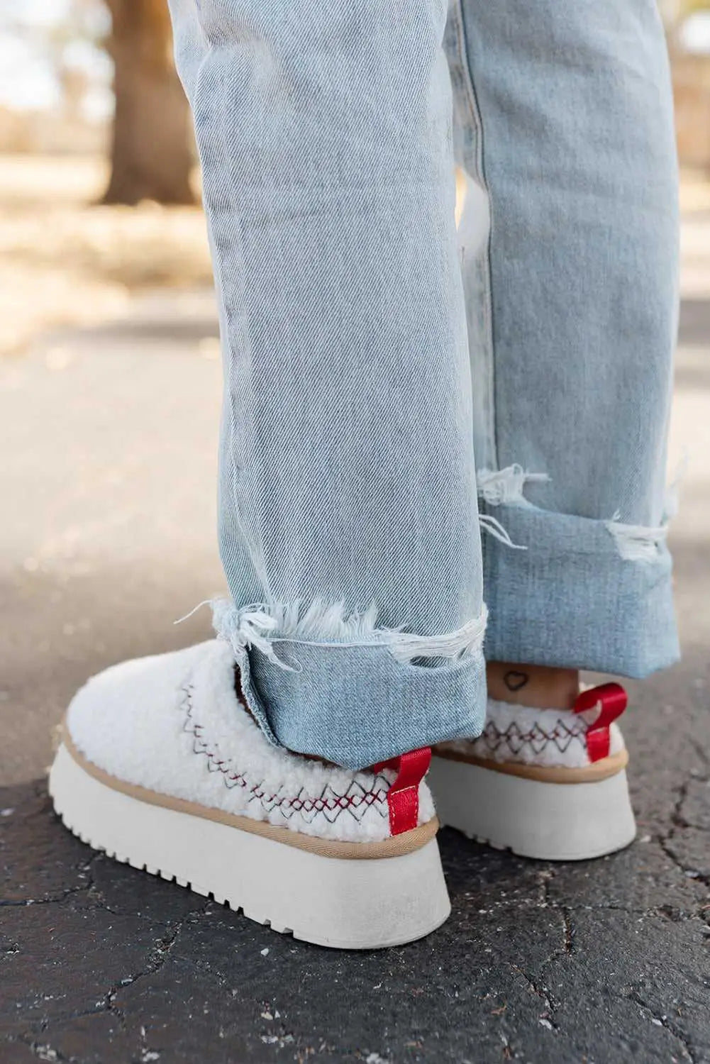 Embroidered sherpa plush winter slippers