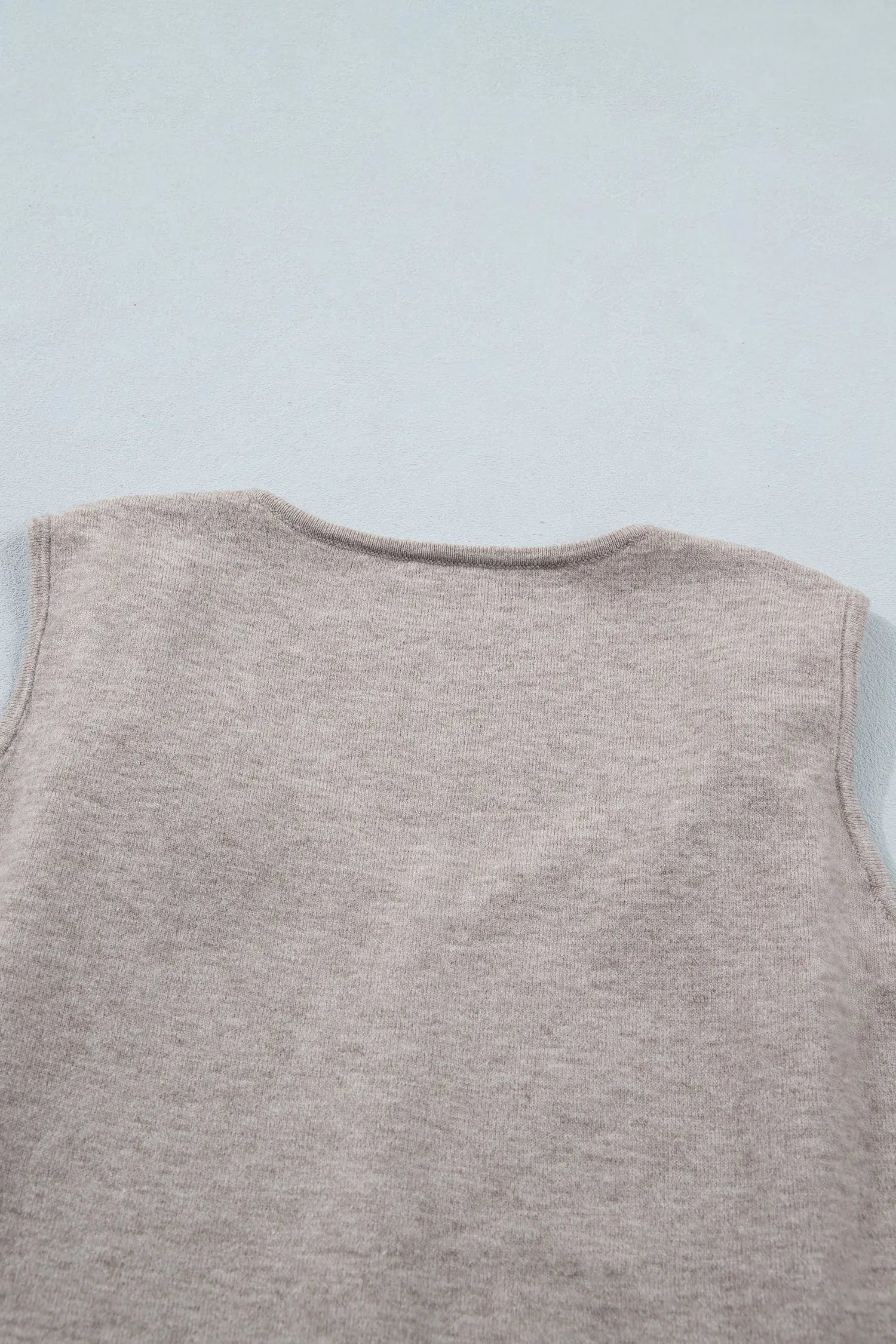 Gray morn metal star detail v neck sweater knit tank top