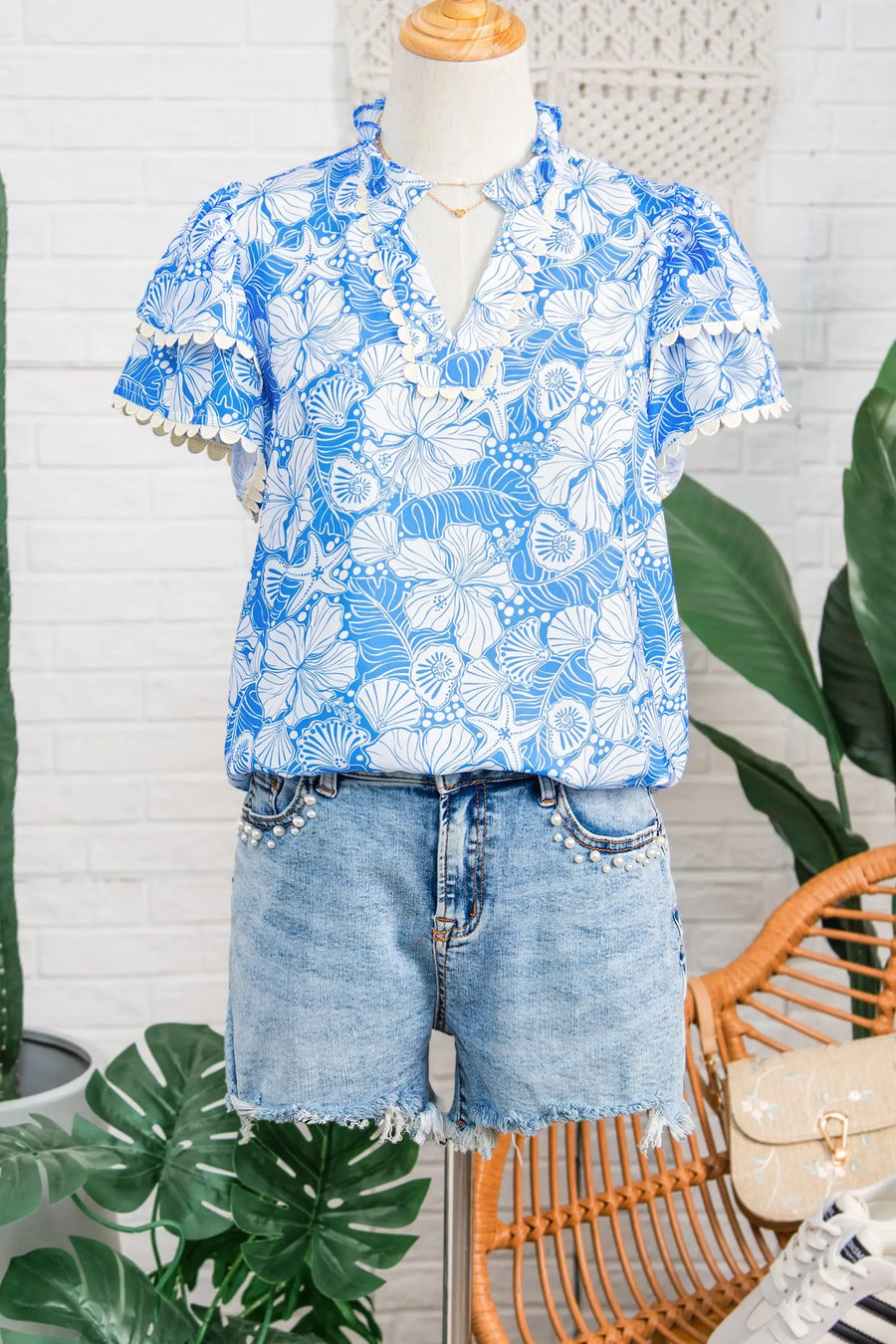 Sky blue oceanic floral scalloped v neck short blouse