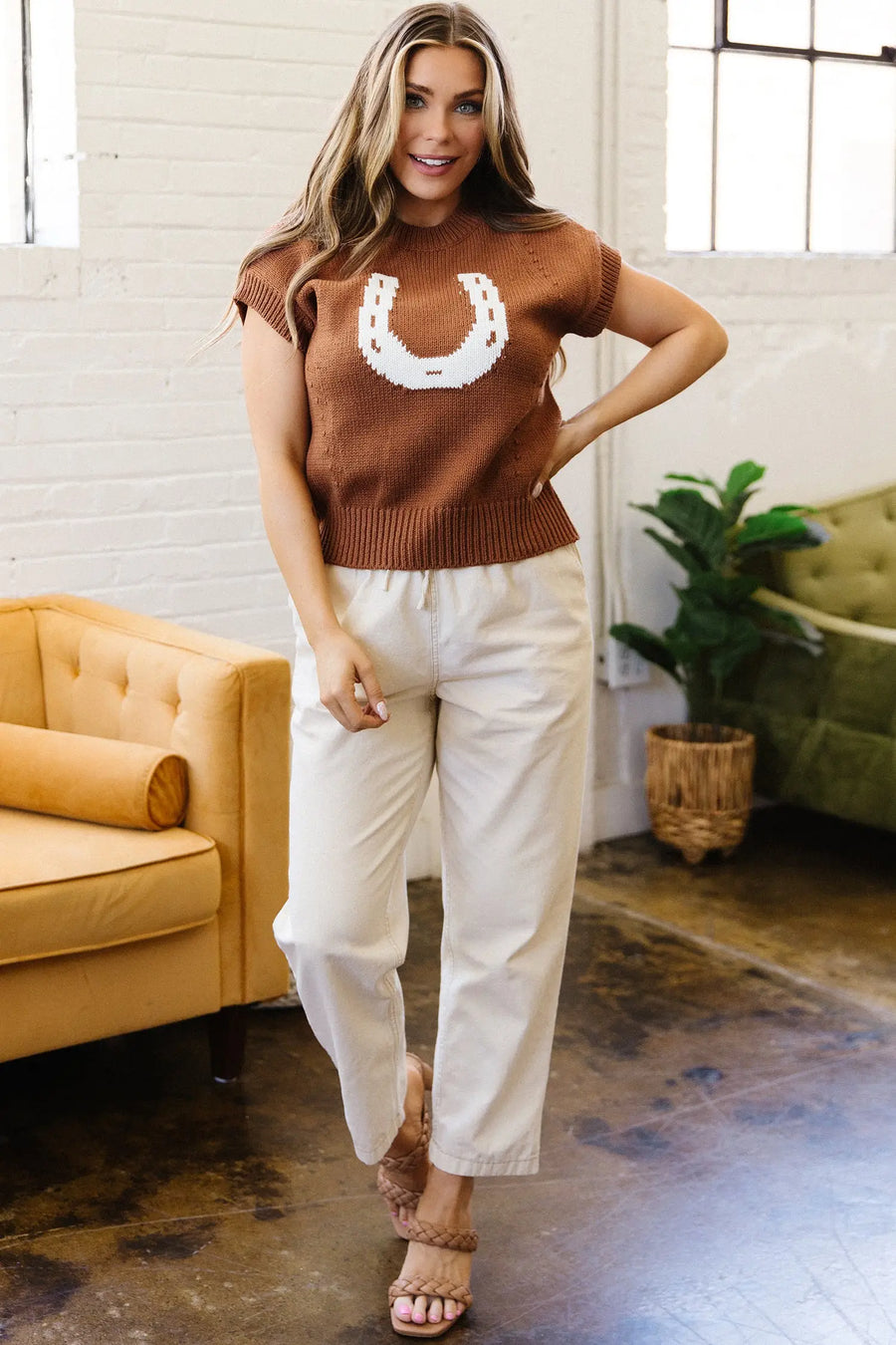 Chestnut Western Horseshoe Print Short Sleeve Knit Top
