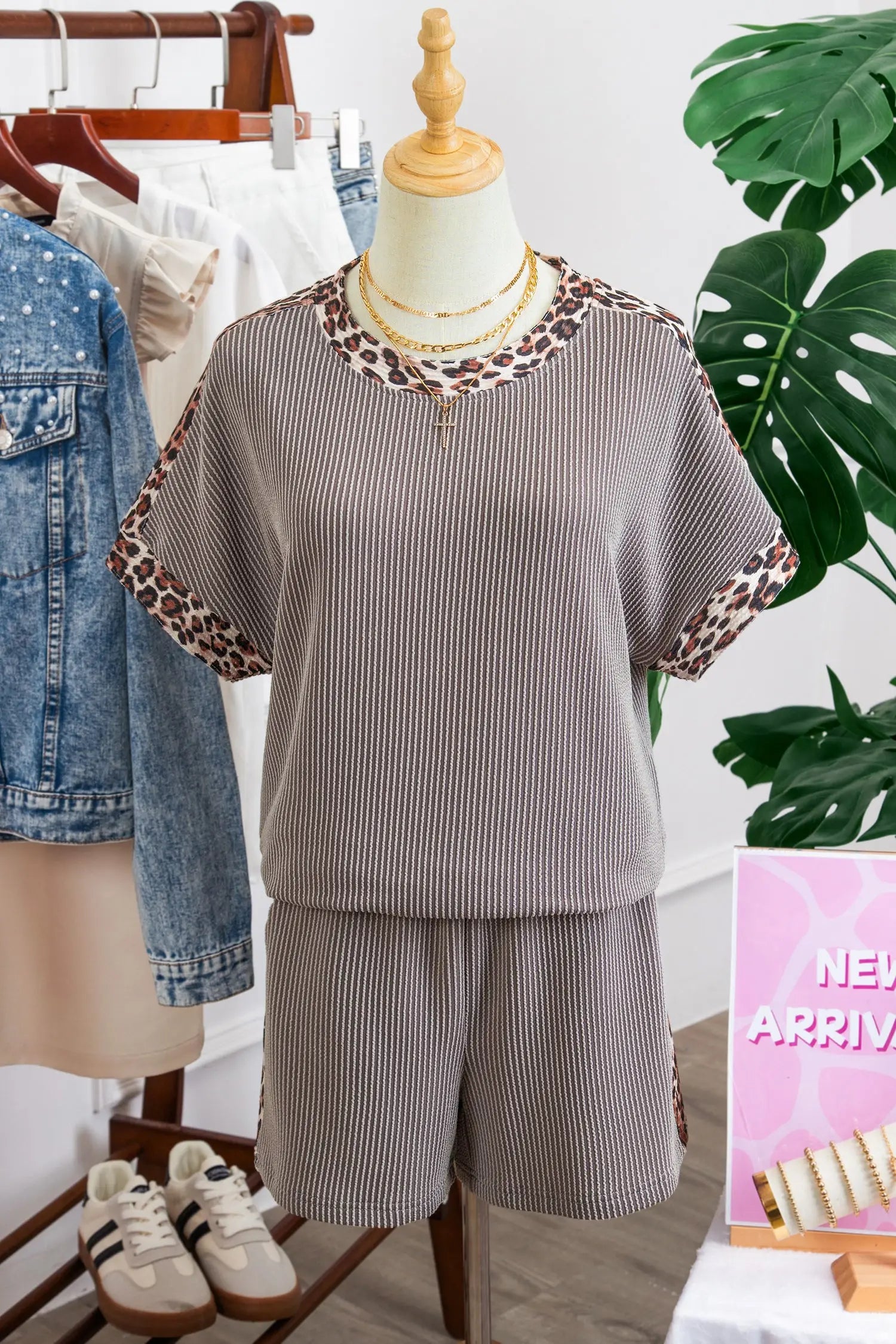 Leopard trim twist ribbed short set two piece outfit sets