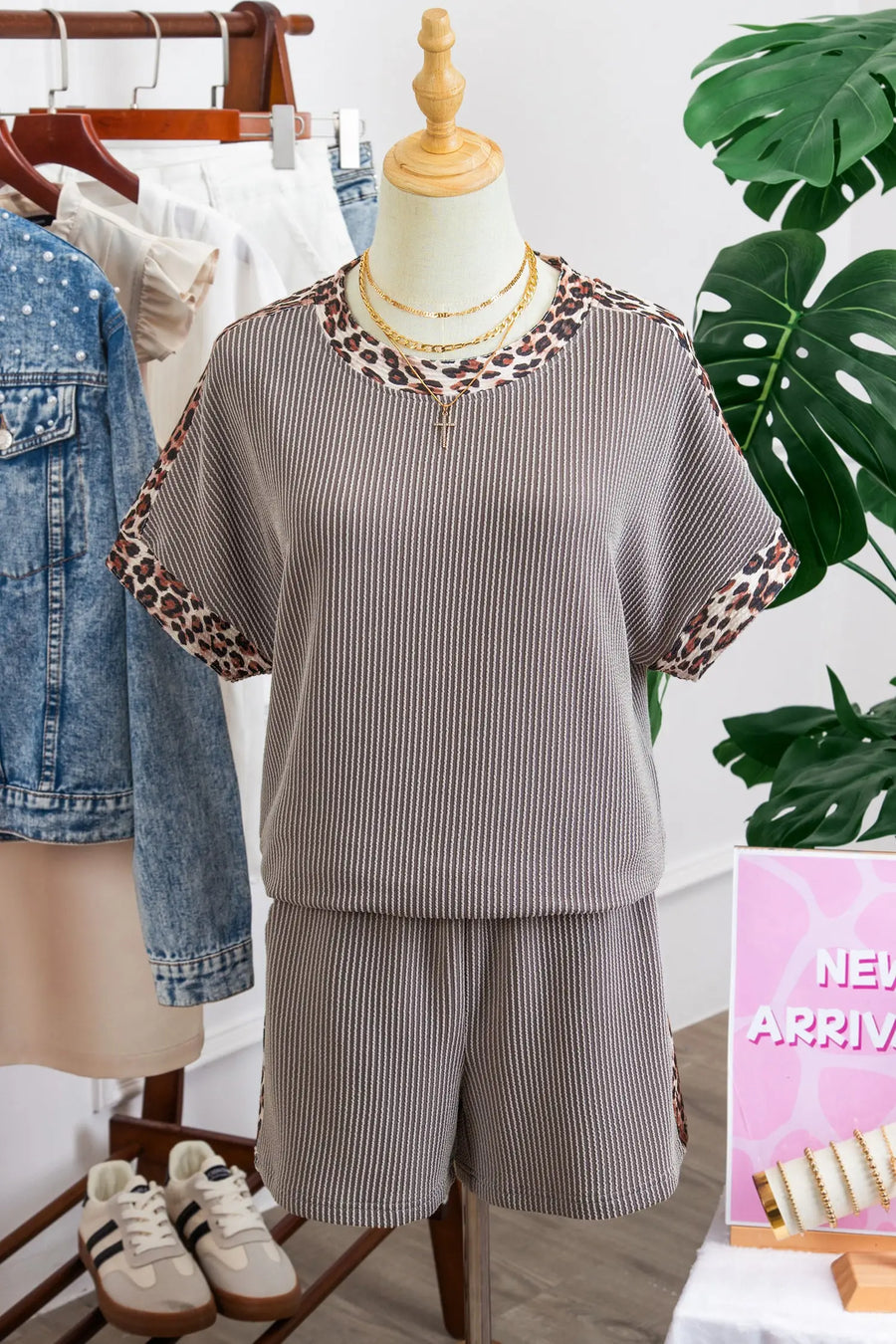 Leopard trim twist ribbed short set two piece outfit sets