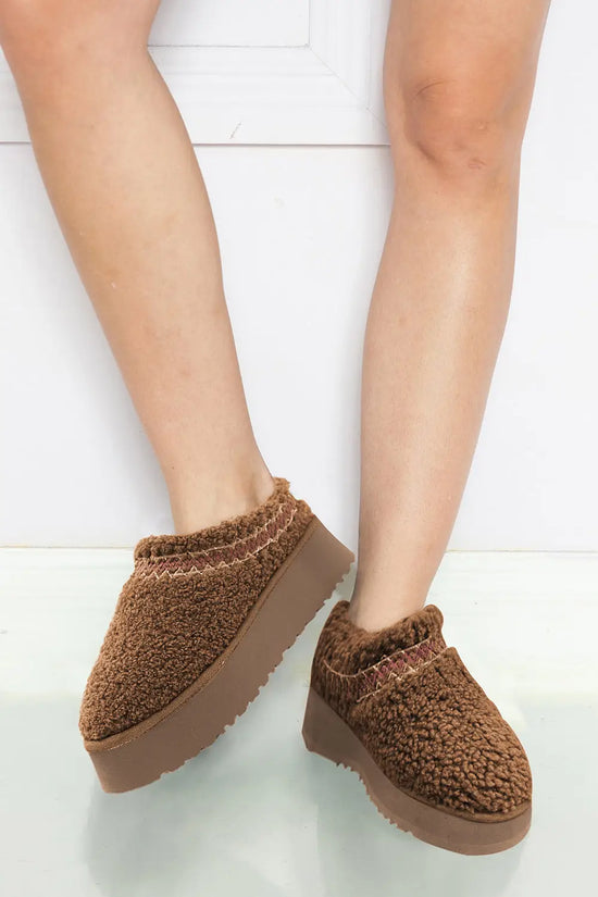 Embroidered sherpa plush winter slippers