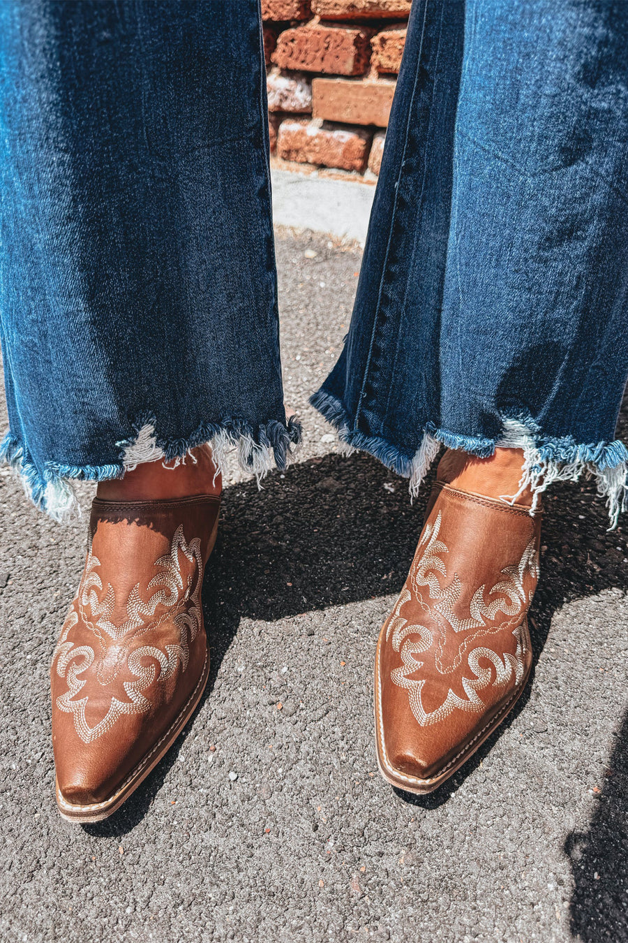 High waist frayed flare jeans alternative angle — Fashionfitz UK
