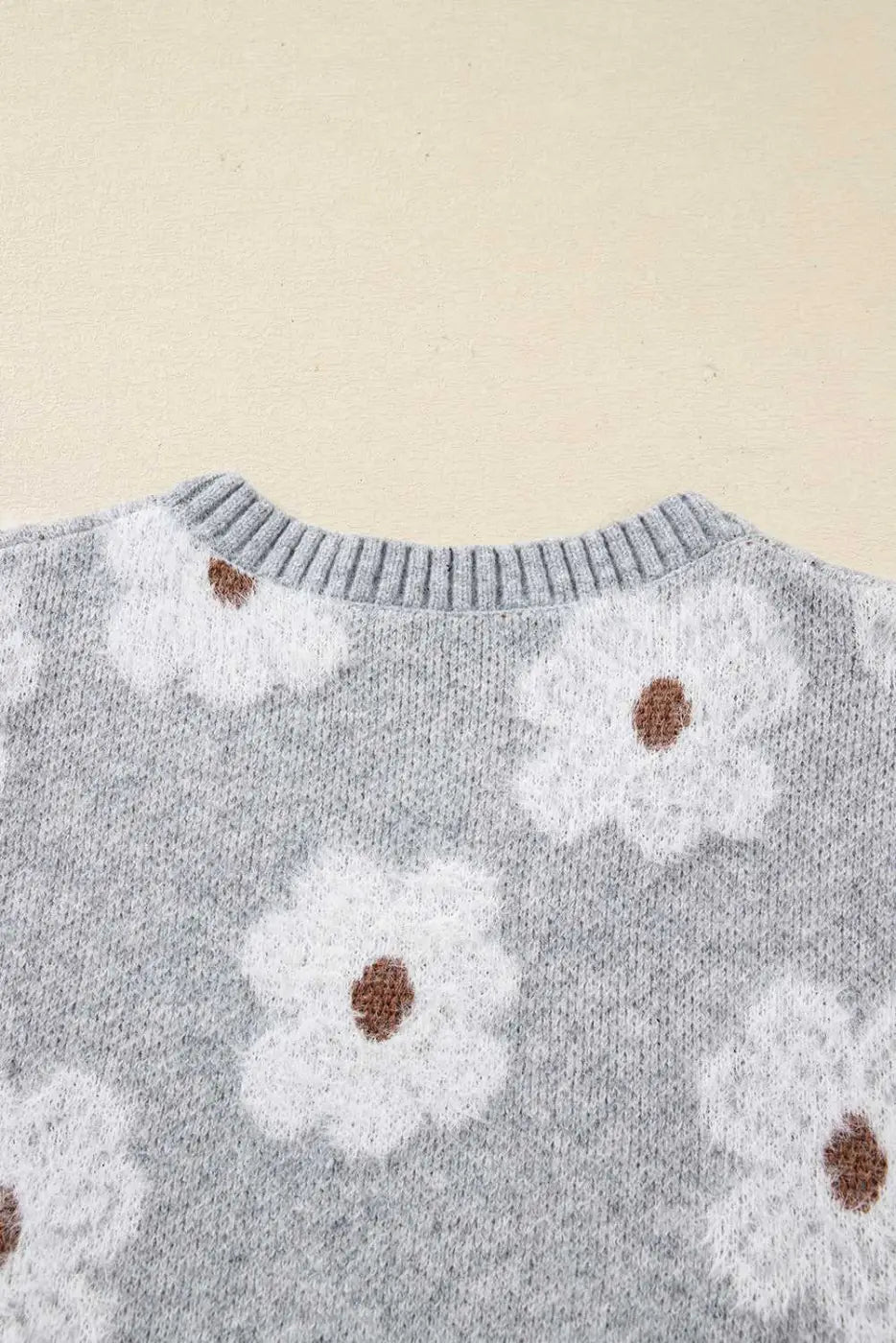 Oversized grey floral knit jumper – v‑neck sweaters