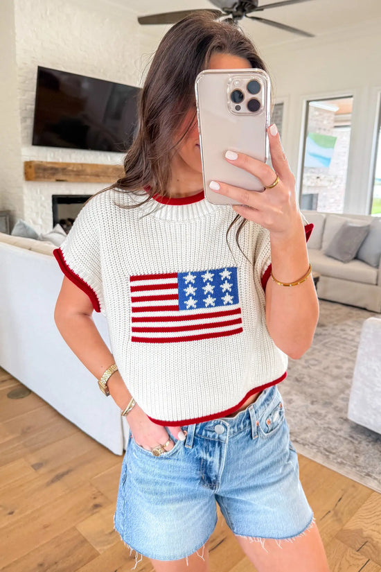 White flag print cropped short sleeve sweater