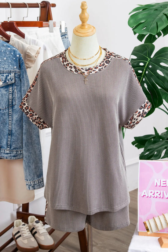 Leopard trim twist ribbed short set two piece outfit sets