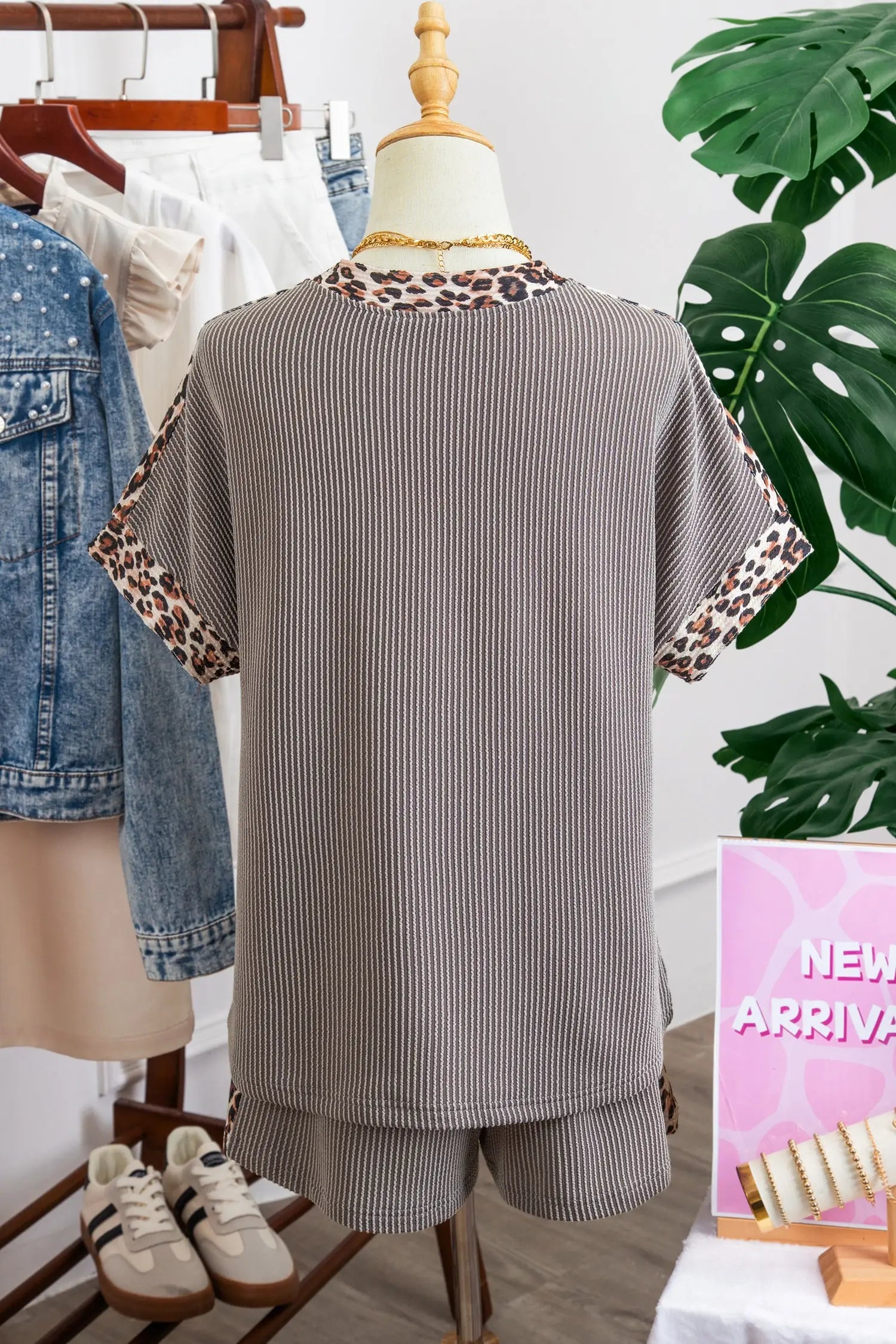 Leopard trim twist ribbed short set two piece outfit sets