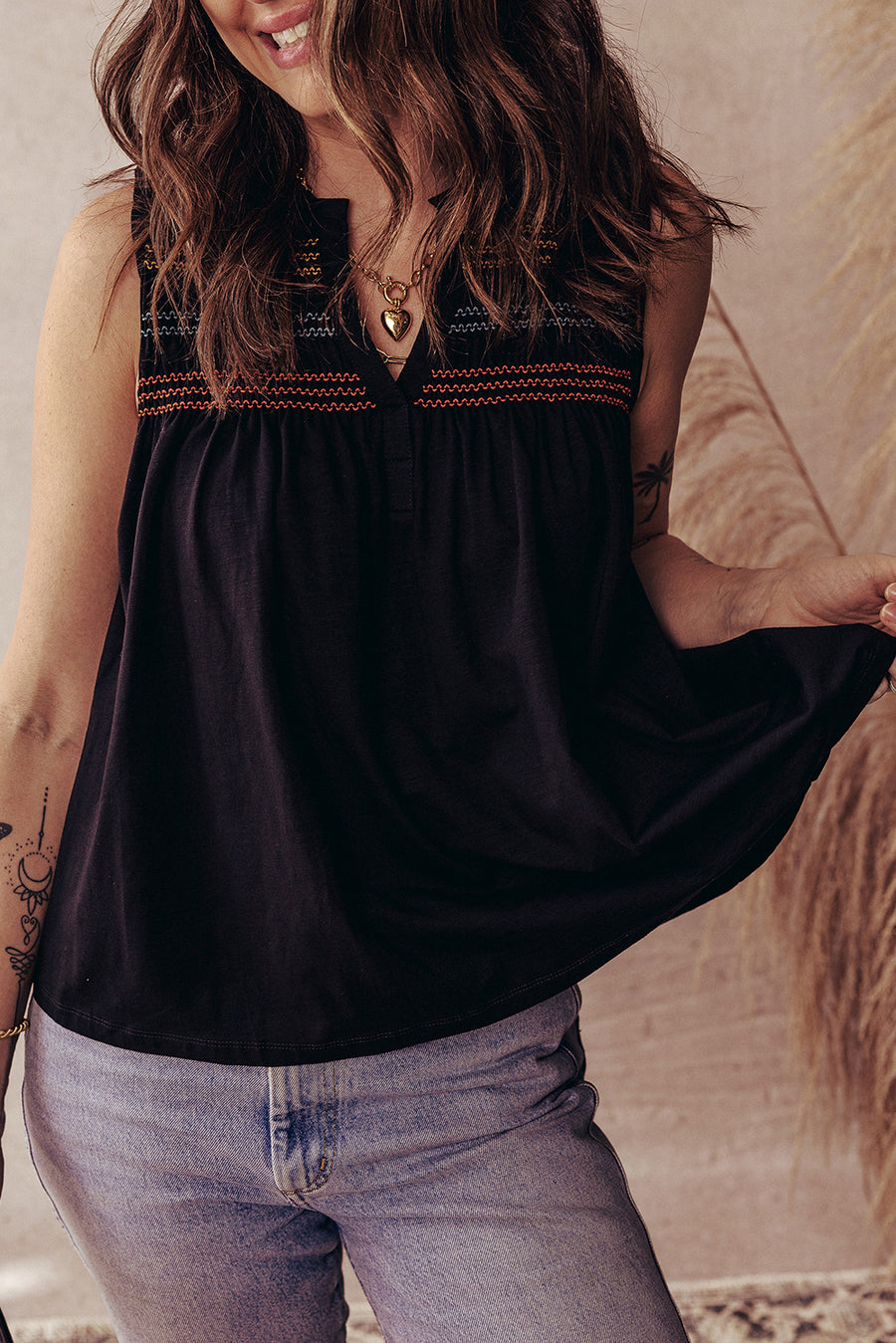 Black Colorful Shirred Yoke Notched V Neck Tank Top