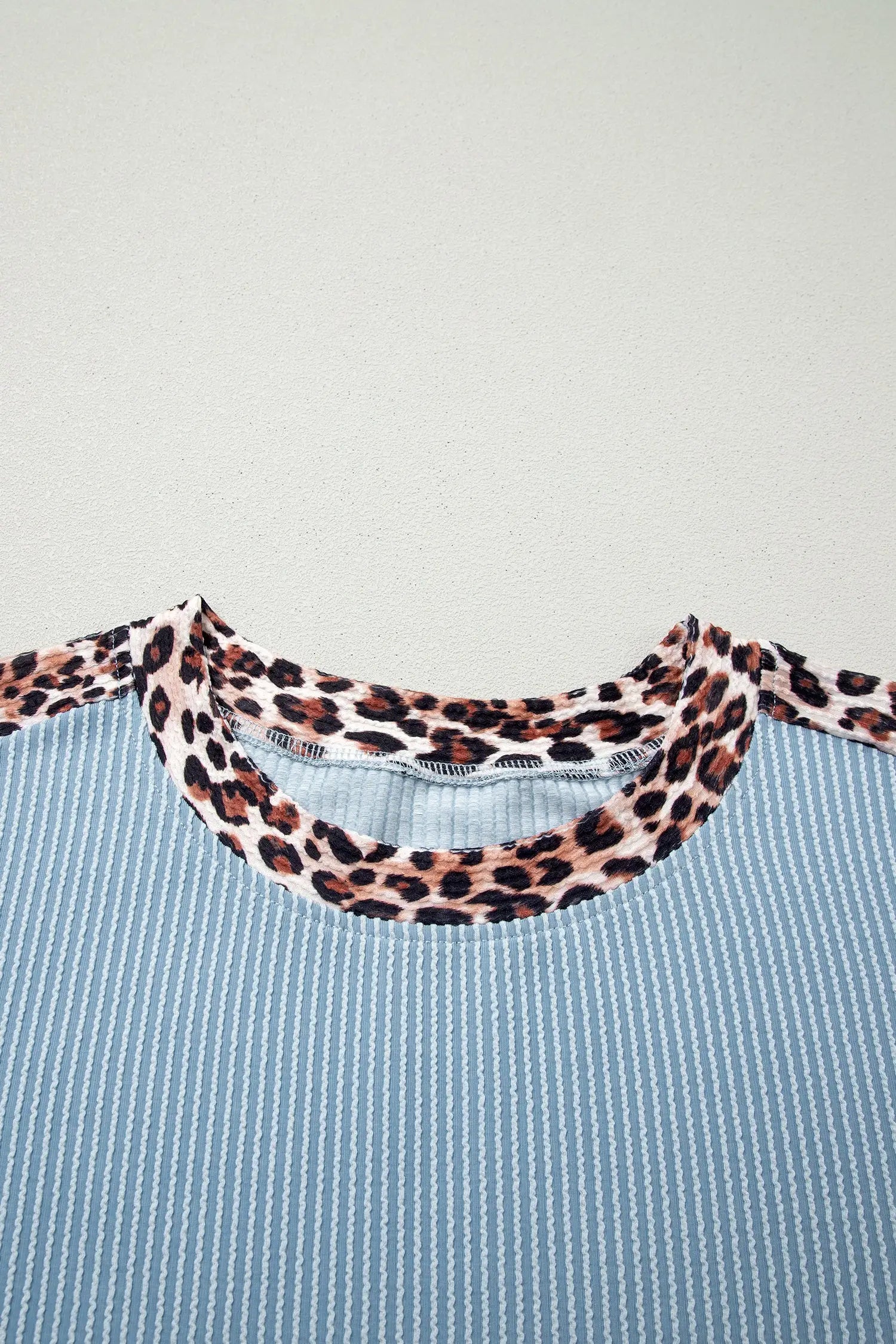 Leopard trim twist ribbed short set two piece outfit sets