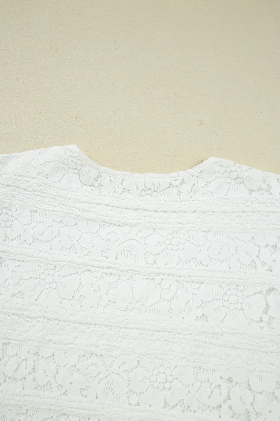 White lace crochet puff sleeve round neck shift dress
