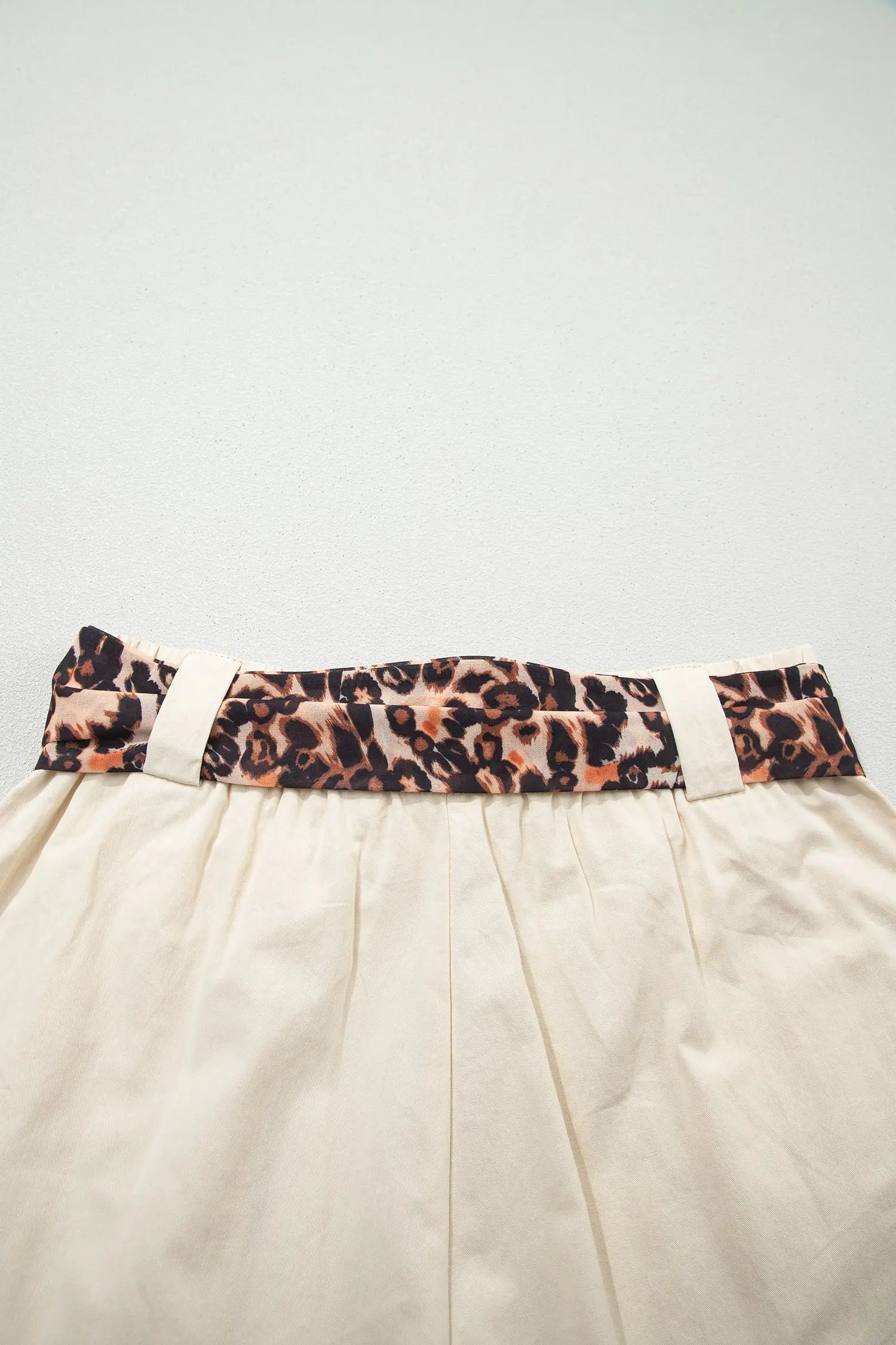 Women’s leopard sash belt pleated high waist wide leg shorts
