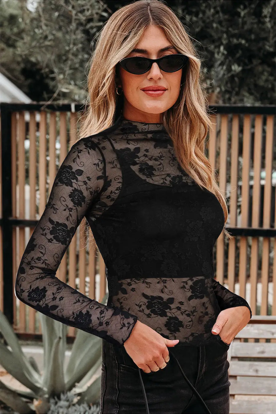Sheer floral lace top - flirty style | lightweight slim fit