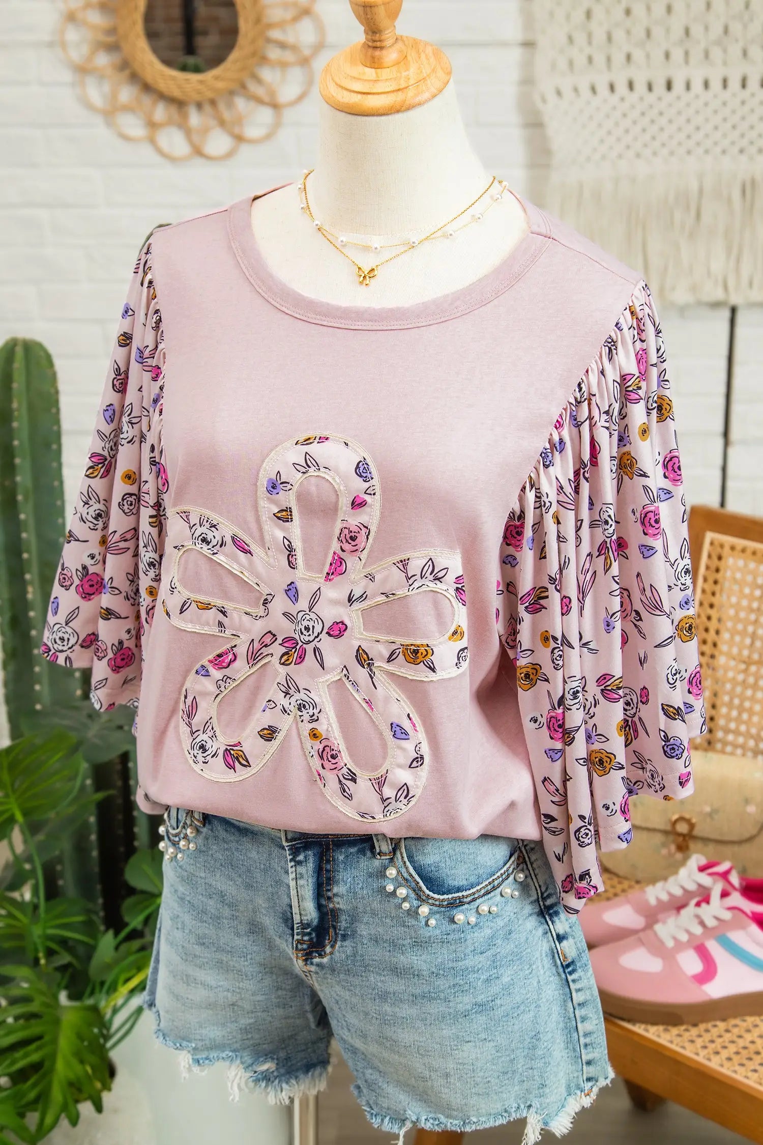 Pink contrast floral patched flowy half sleeve blouse
