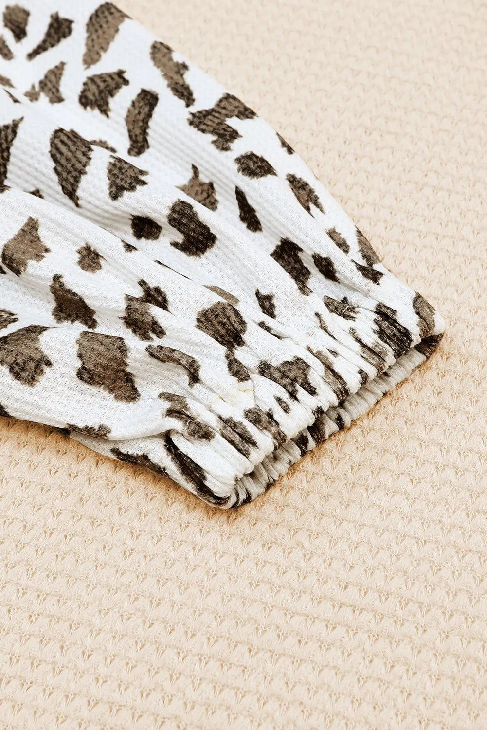 Apricot leopard print patchwork lantern sleeve waffle knit