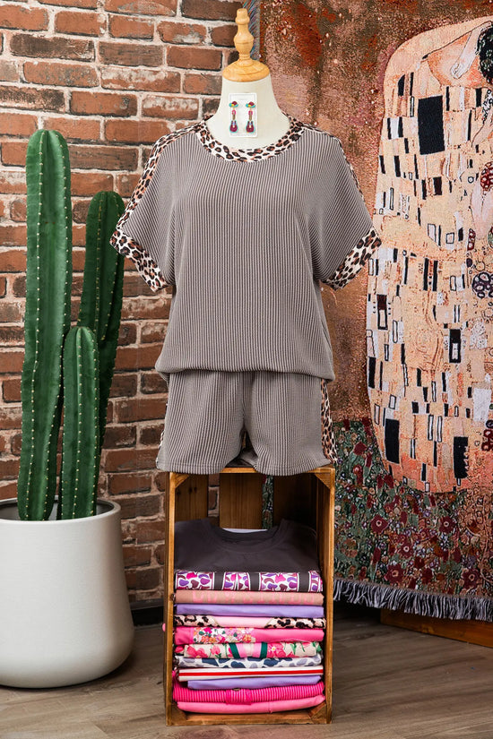 Leopard trim twist ribbed short set two piece outfit sets