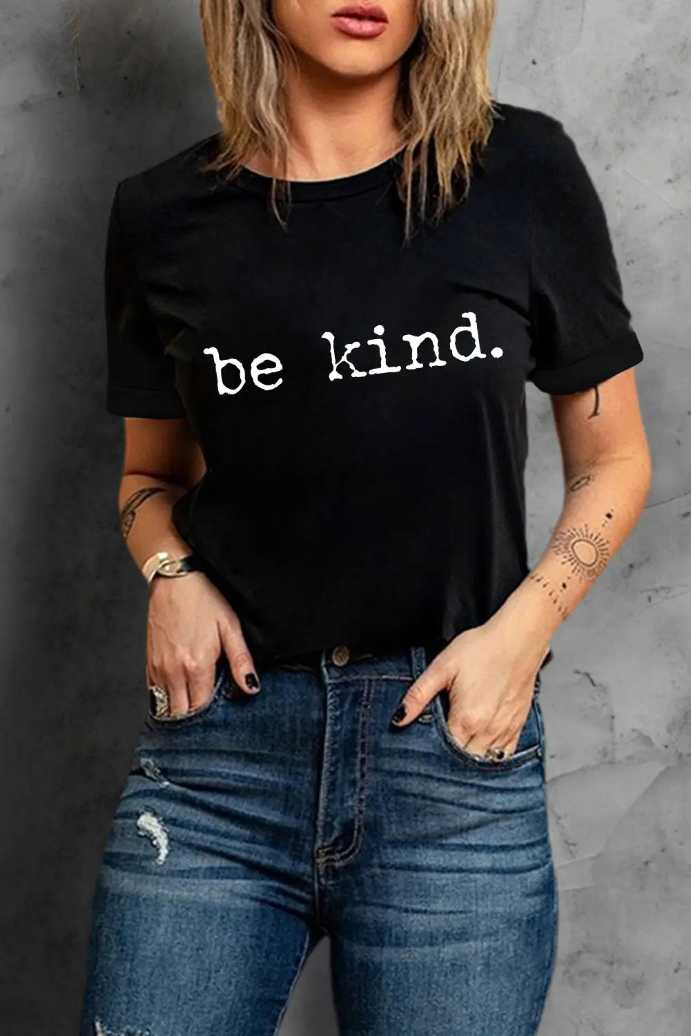 Black be kind letter print round neck casual t shirt - graphic t - shirts