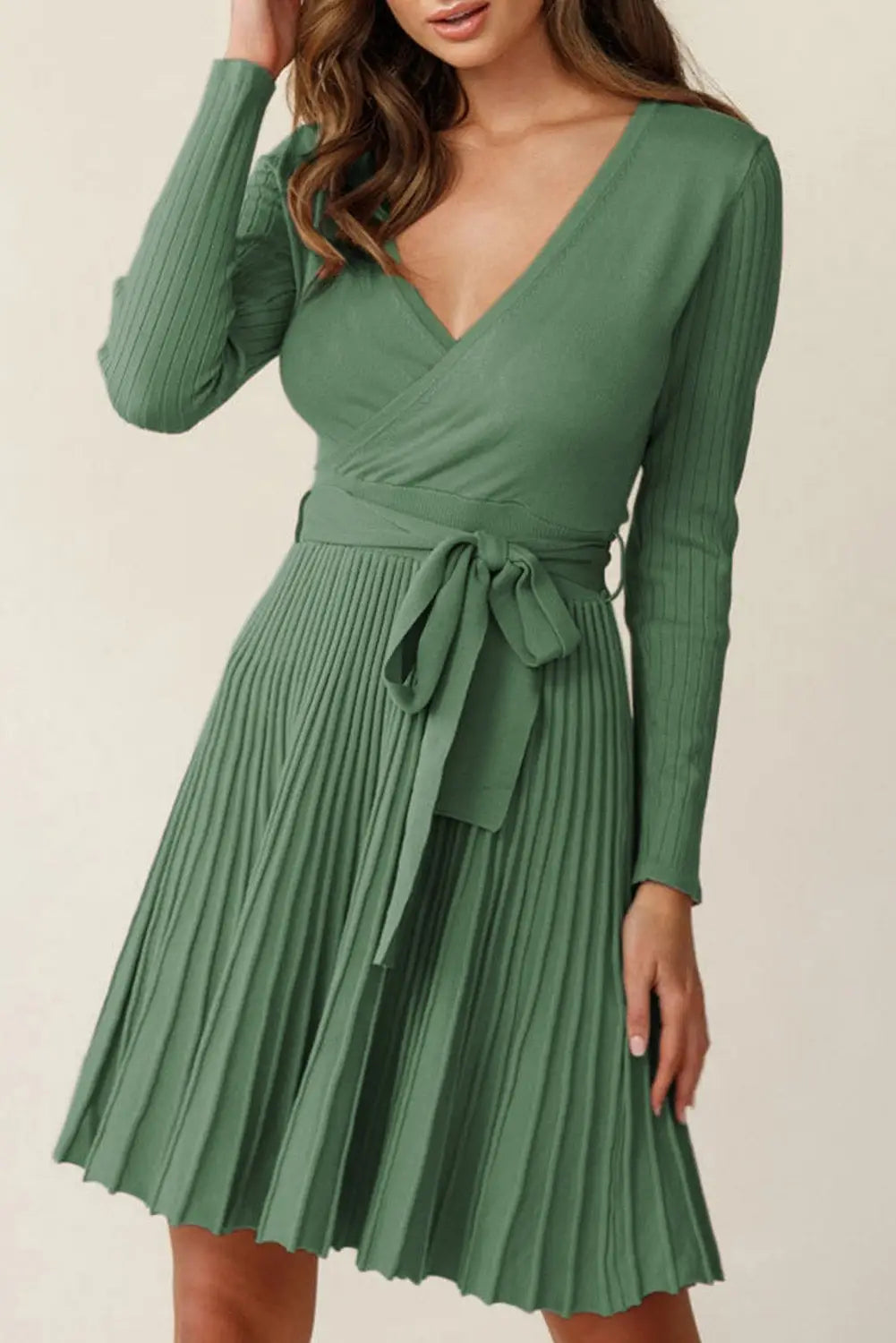 Black belted v neck ribbed pleated sweater dress - green / s