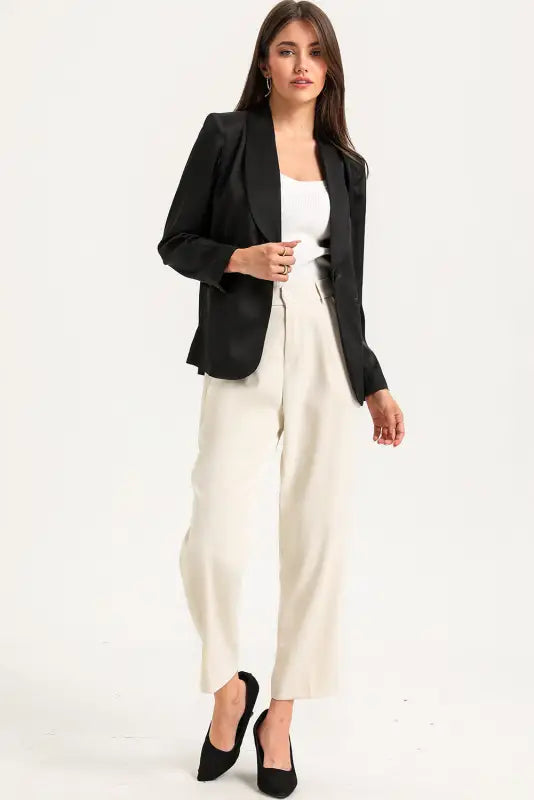 Black collared neck single breasted blazer with pockets - blazers