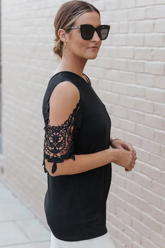 Black lace splicing strappy cold shoulder top - t-shirts