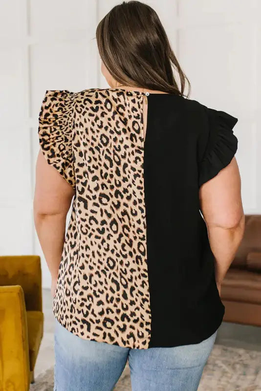 Black leopard contrast block flutter sleeve plus size top