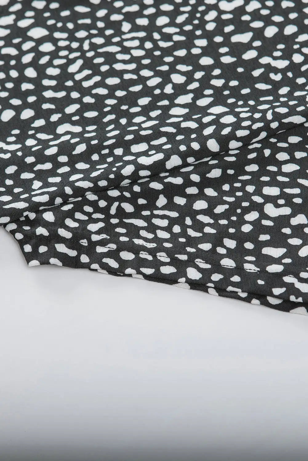 Black leopard print side pockets tunic top - tops