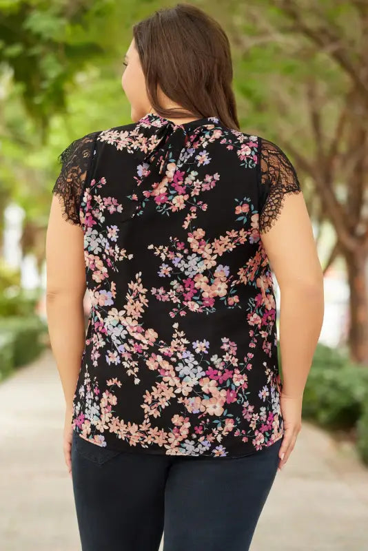 Black plus size floral print lace splicing short sleeve blouse