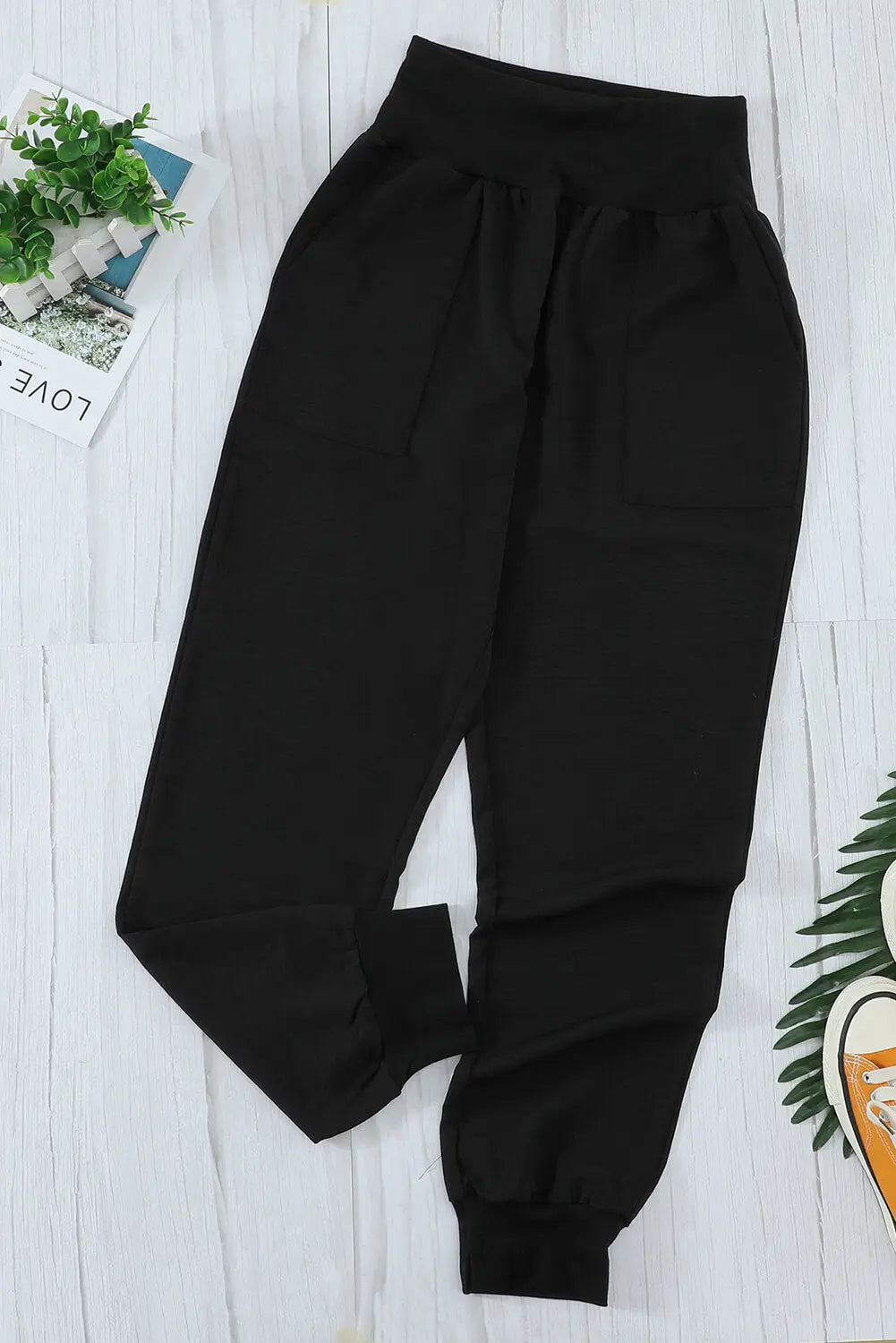 Black pocketed casual joggers