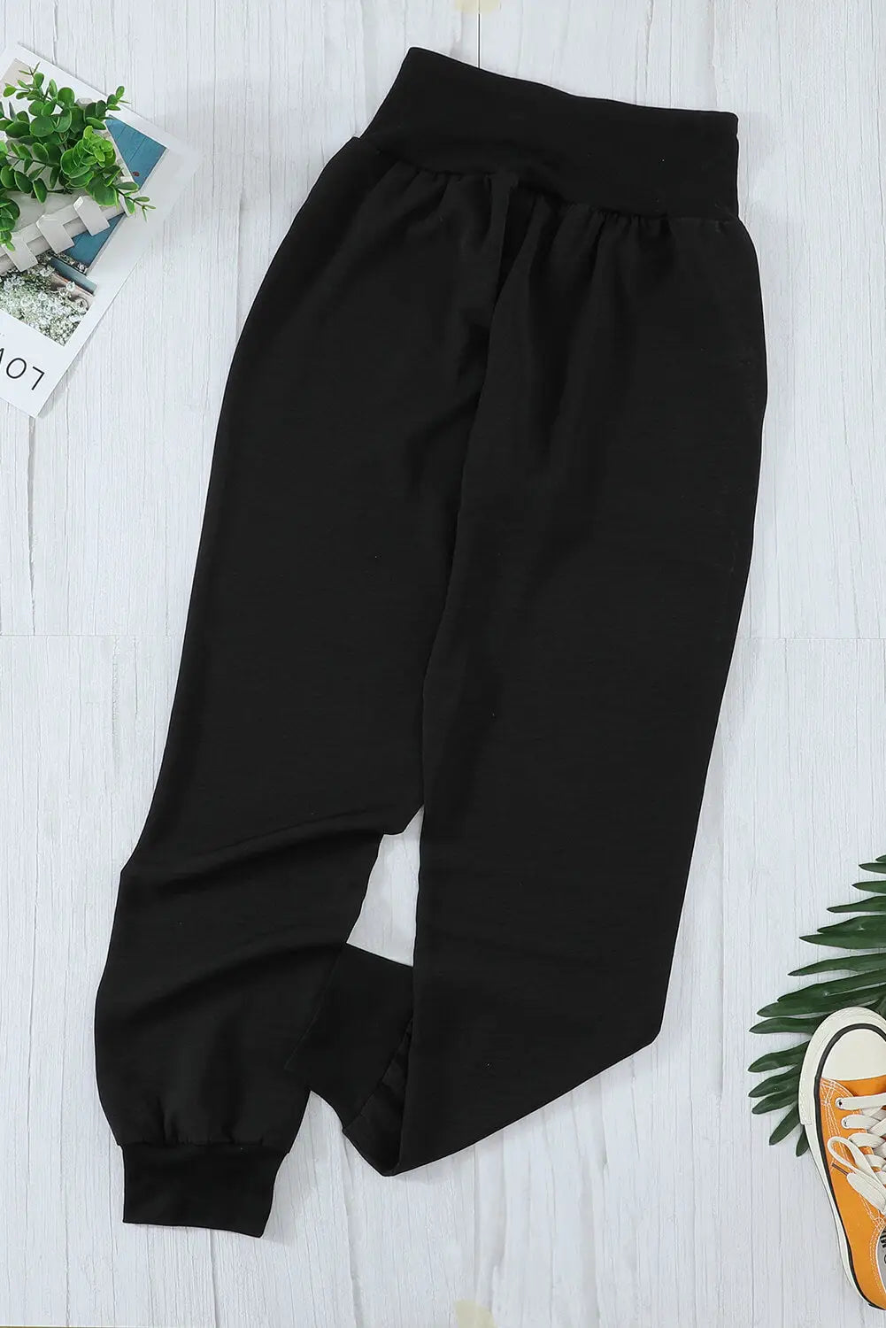 Black pocketed casual joggers