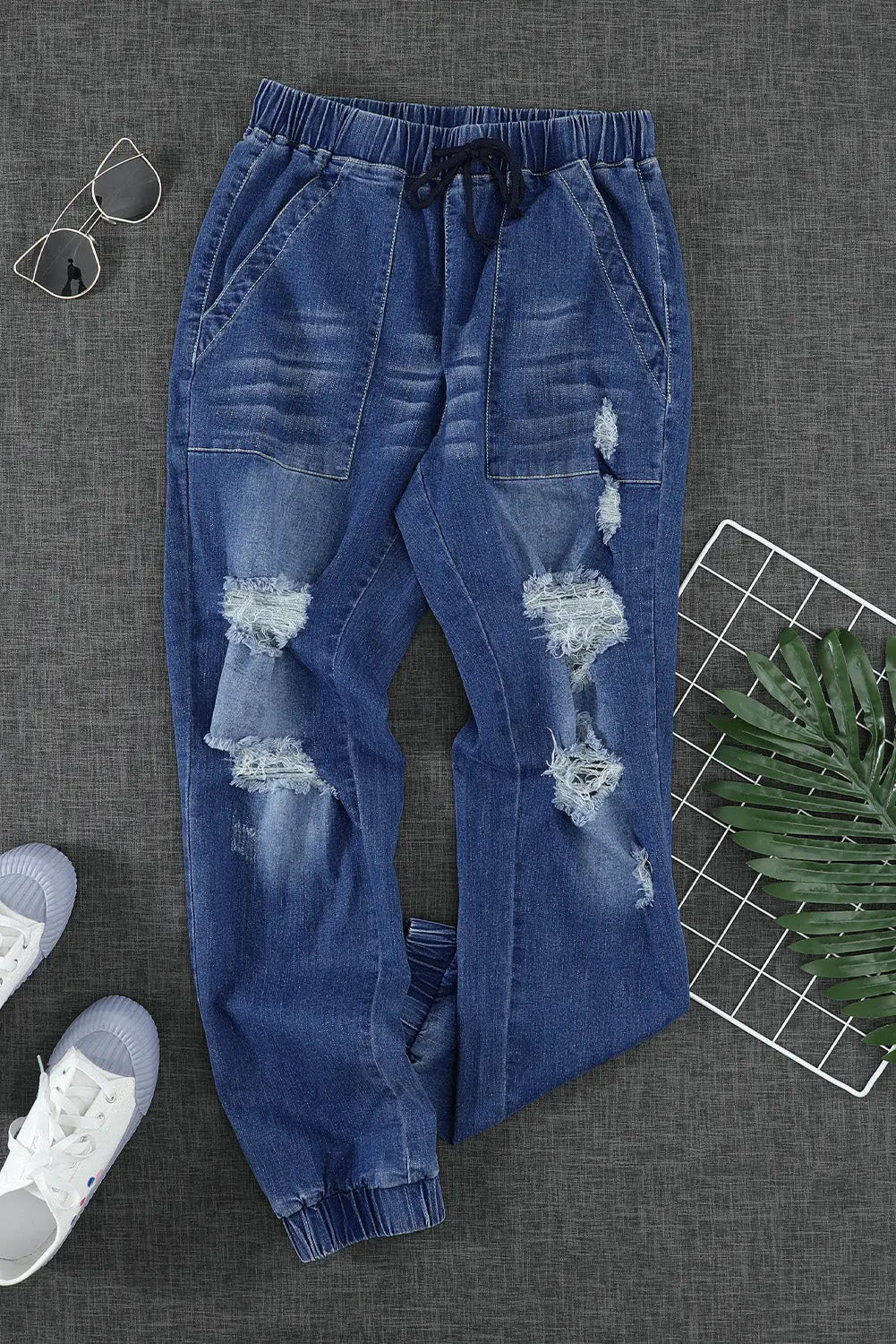 Black pocketed distressed denim jean - blue / 4 / 71% cotton + 27.5% polyester + 1.5% spandex - bottoms