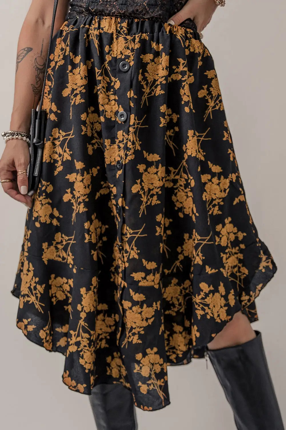 Black printed elastic waist button decor floral ruffle skirt - s / 100% polyester - skirts