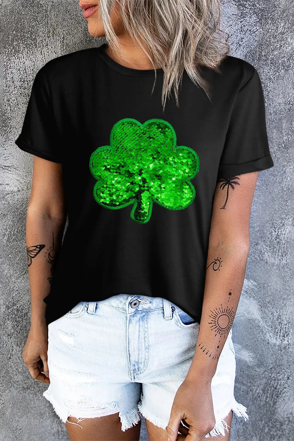 Black sequin clover embroidered round neck graphic tee - s 62% polyester + 32% cotton + 6% elastane t - shirts