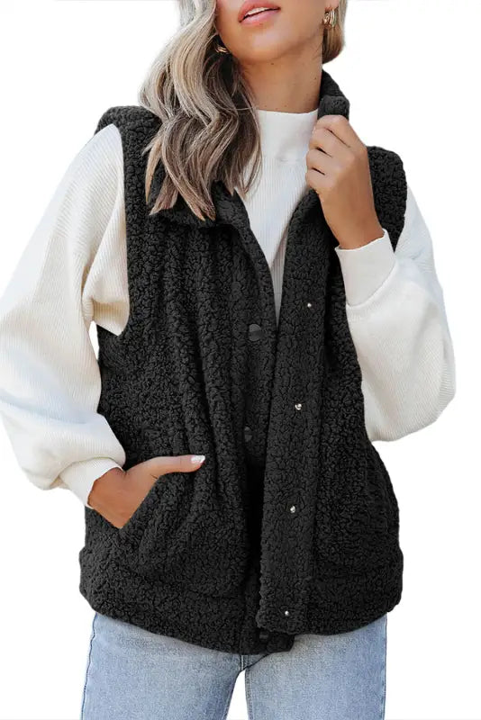 Black snap button pocketed sherpa vest jacket - vests