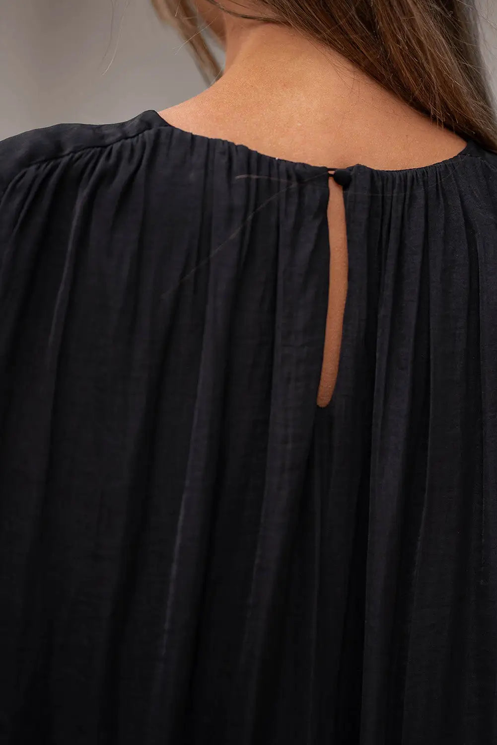 Black solid bishop sleeve pleated mini dress - dresses