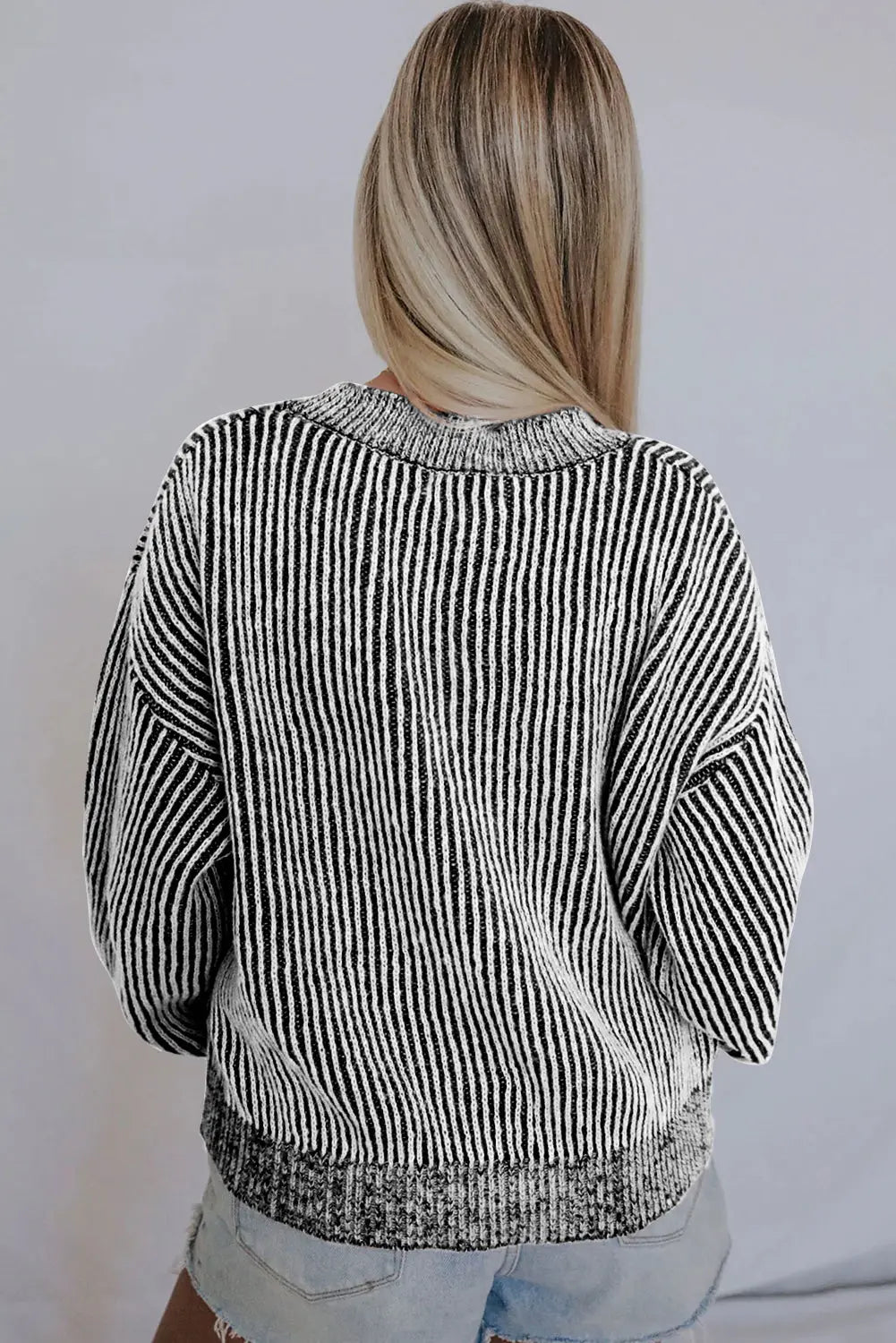 Black striped print ribbed trim round neck sweater - tops